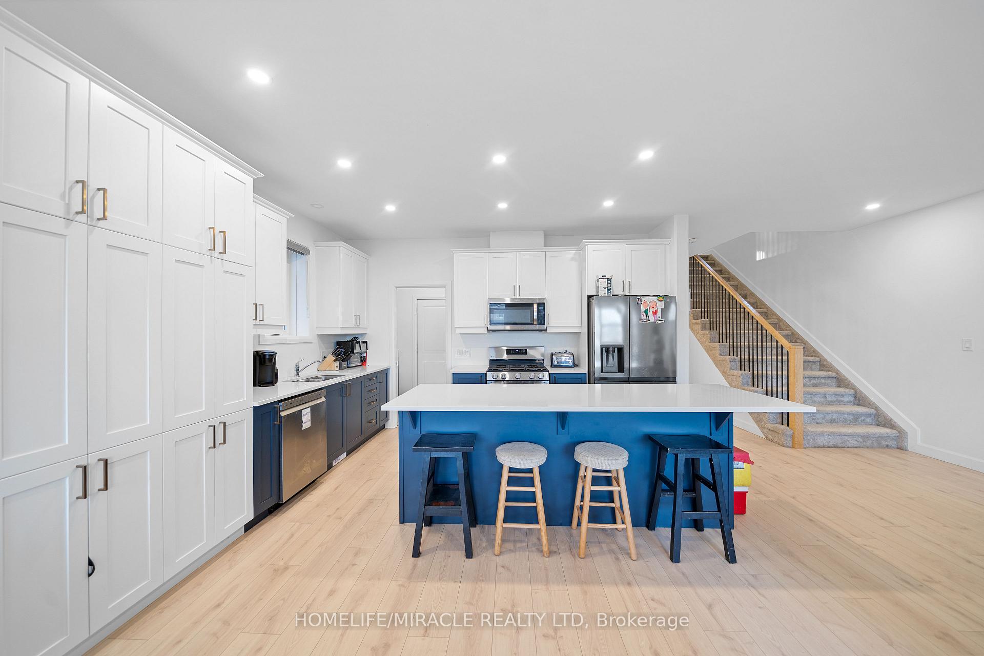 Photo 13 of 32 Walden Pond Drive, Loyalist, Amherstview — HOMEH