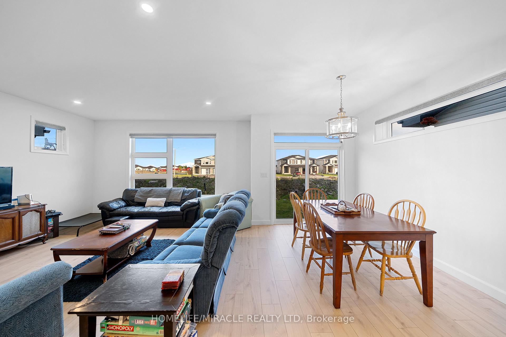 Photo 19 of 32 Walden Pond Drive, Loyalist, Amherstview — HOMEH