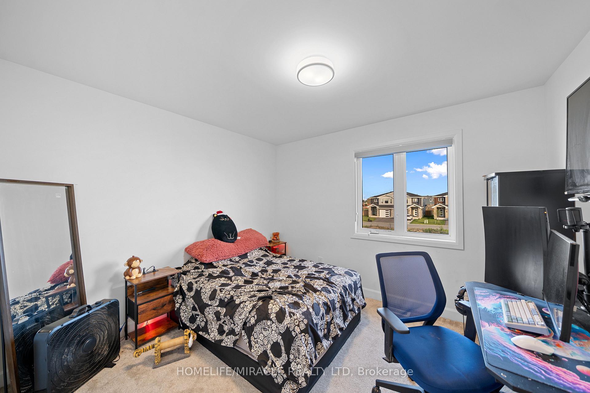 Photo 33 of 32 Walden Pond Drive, Loyalist, Amherstview — HOMEH