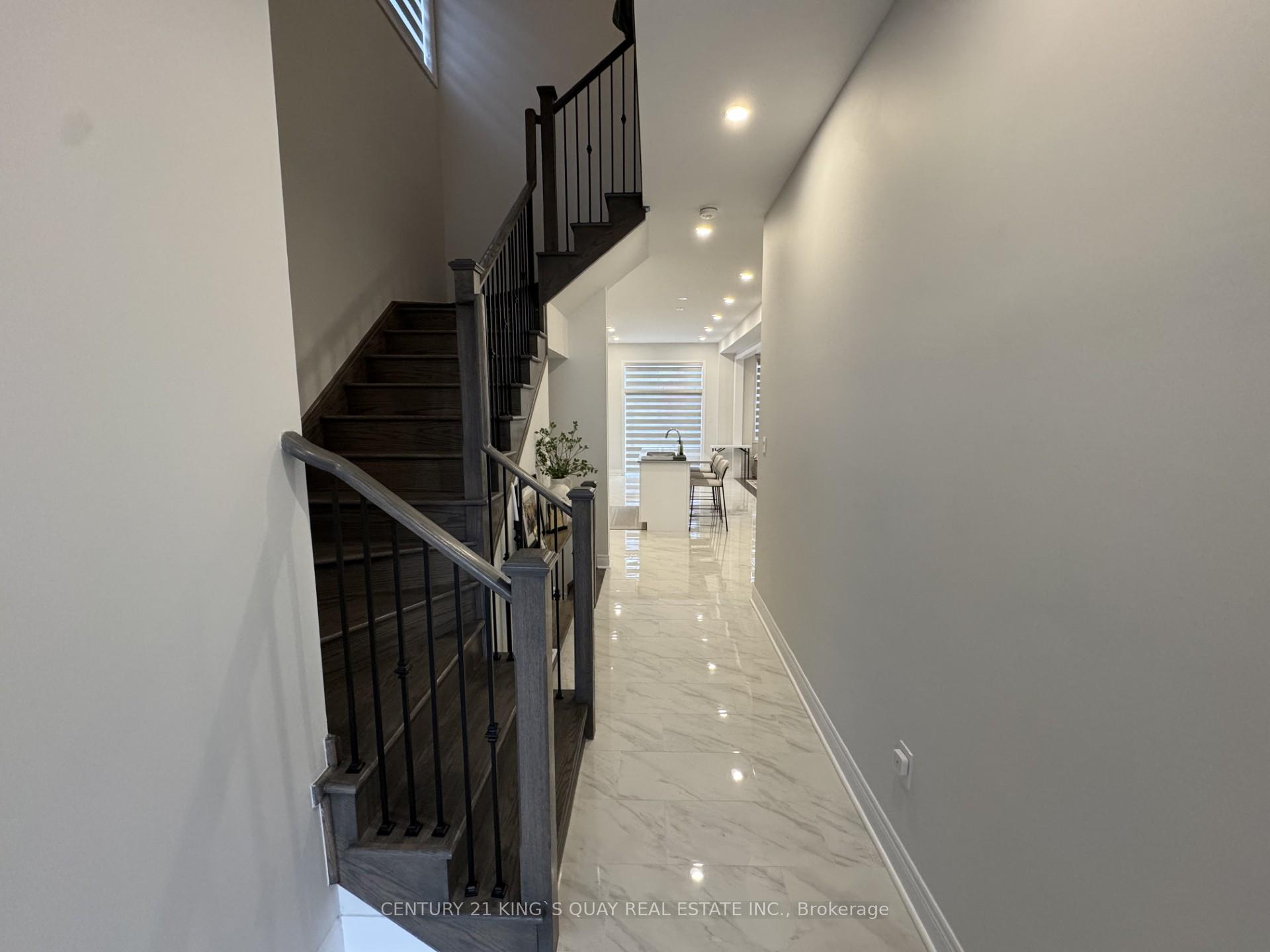 Photo 3 of 135 Jinnah Avenue, Markham, Middlefield — HOMEH
