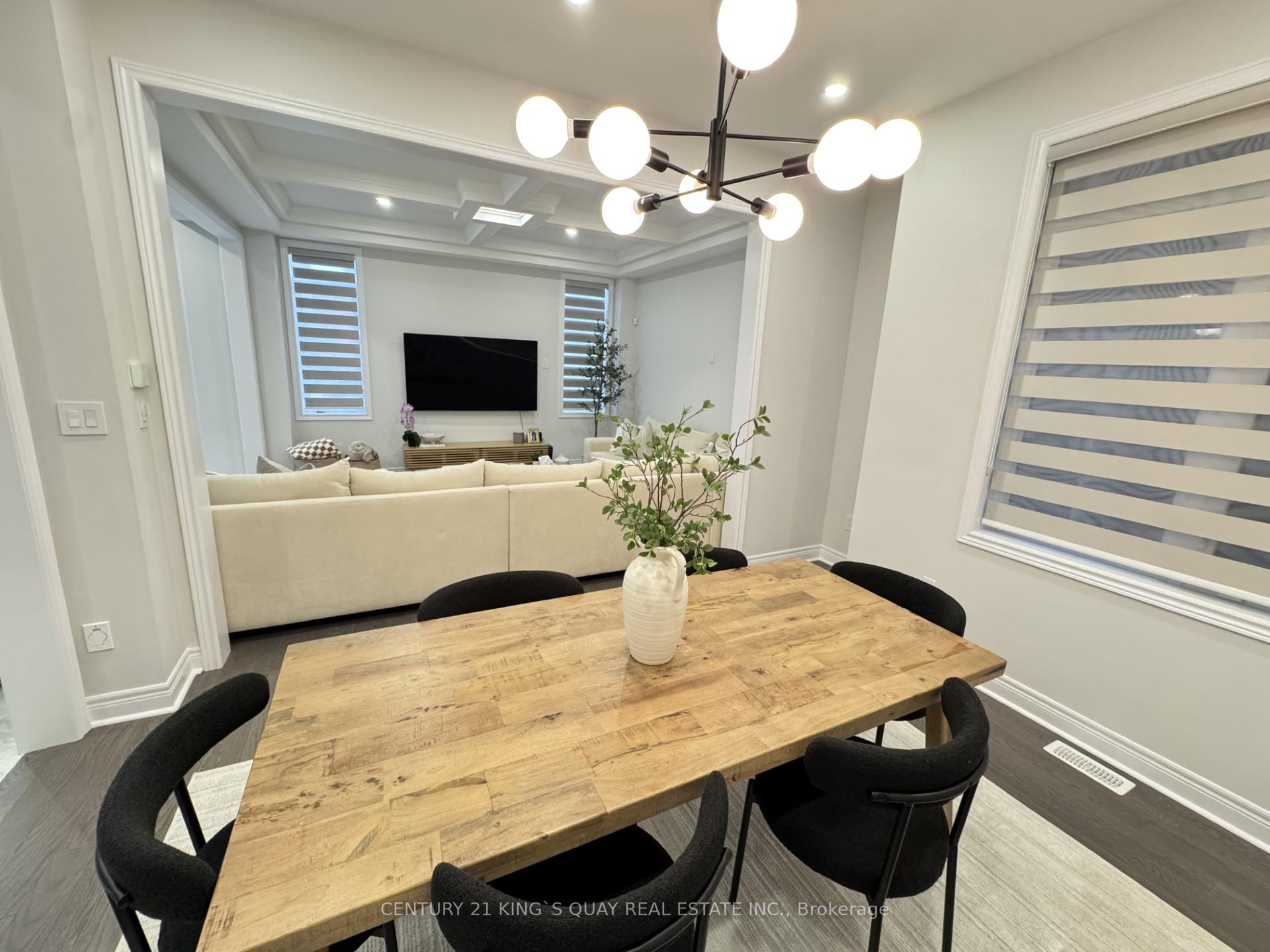 Photo 8 of 135 Jinnah Avenue, Markham, Middlefield — HOMEH