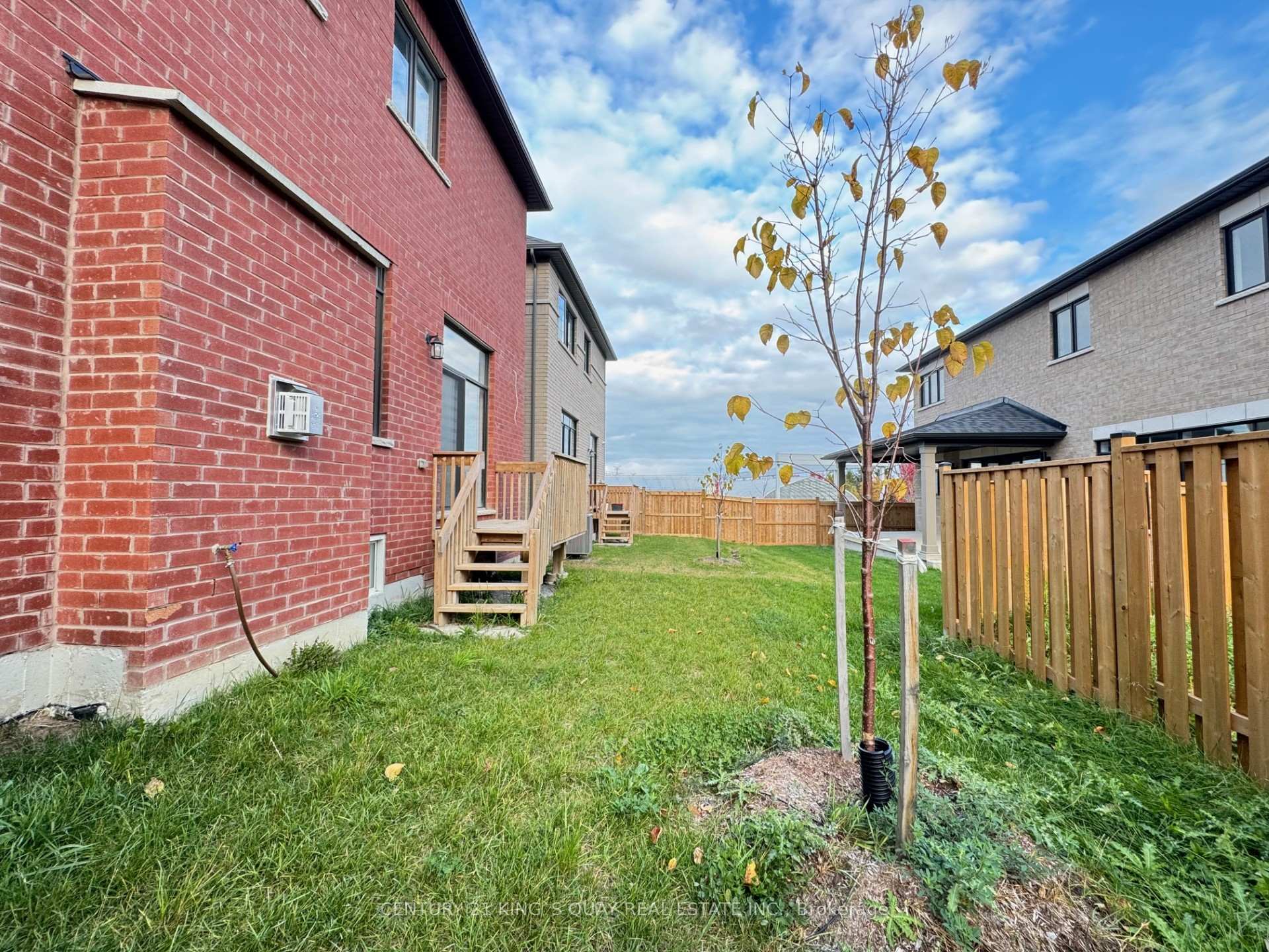 Photo 40 of 135 Jinnah Avenue, Markham, Middlefield — HOMEH