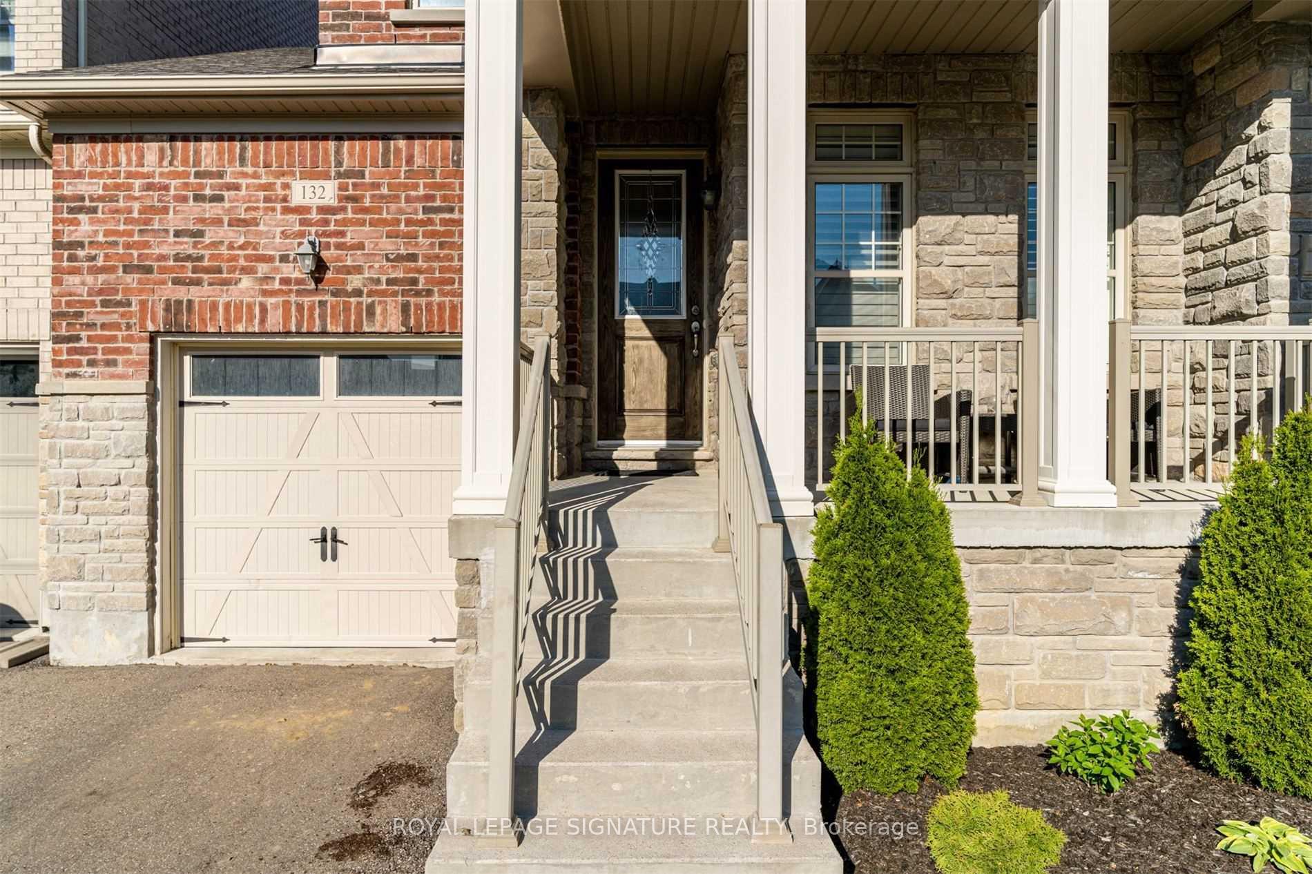 Photo 2 of 132 Alex Campbell Crescent, King, King City — HOMEH