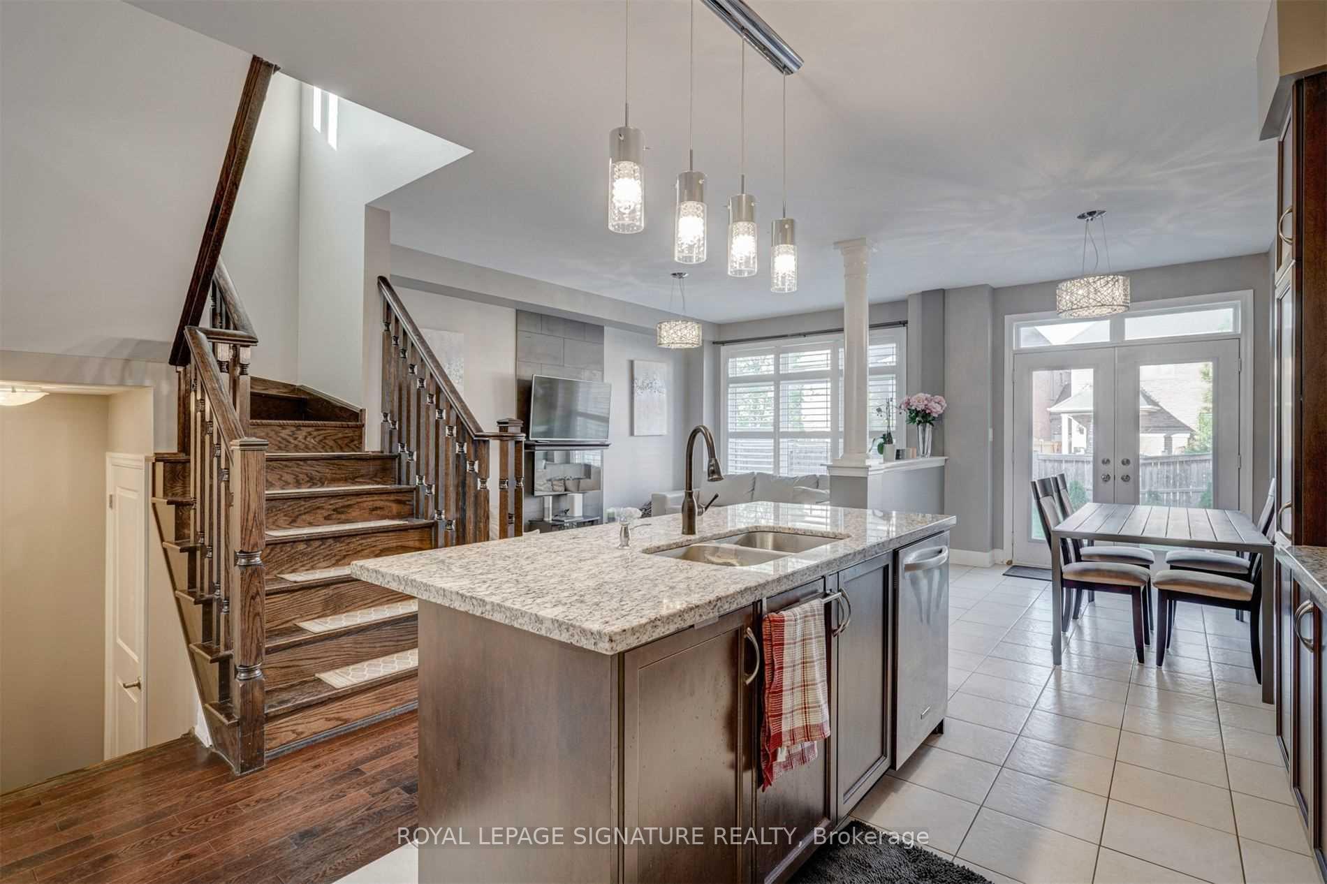 Photo 9 of 132 Alex Campbell Crescent, King, King City — HOMEH