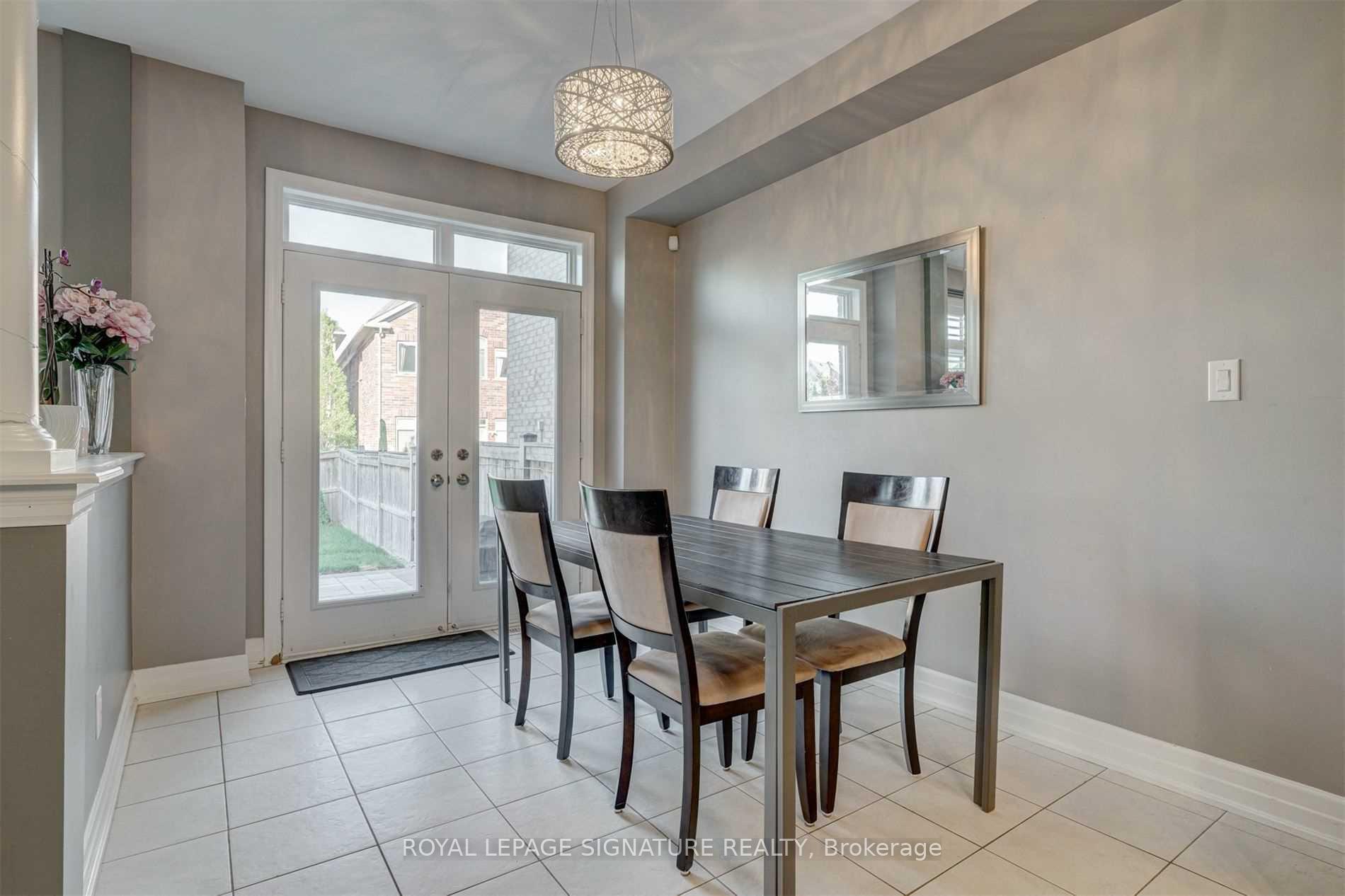 Photo 10 of 132 Alex Campbell Crescent, King, King City — HOMEH