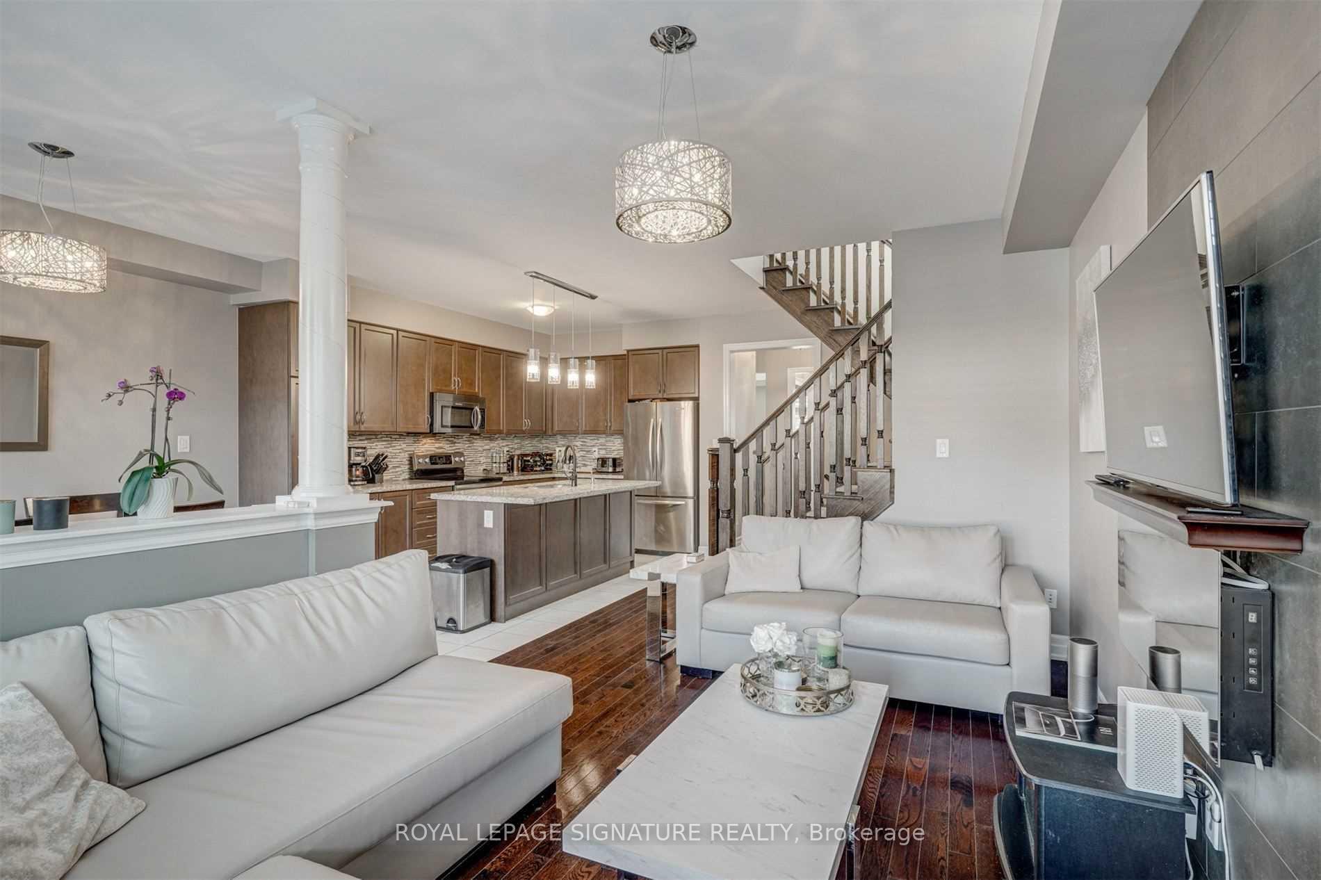 Photo 14 of 132 Alex Campbell Crescent, King, King City — HOMEH