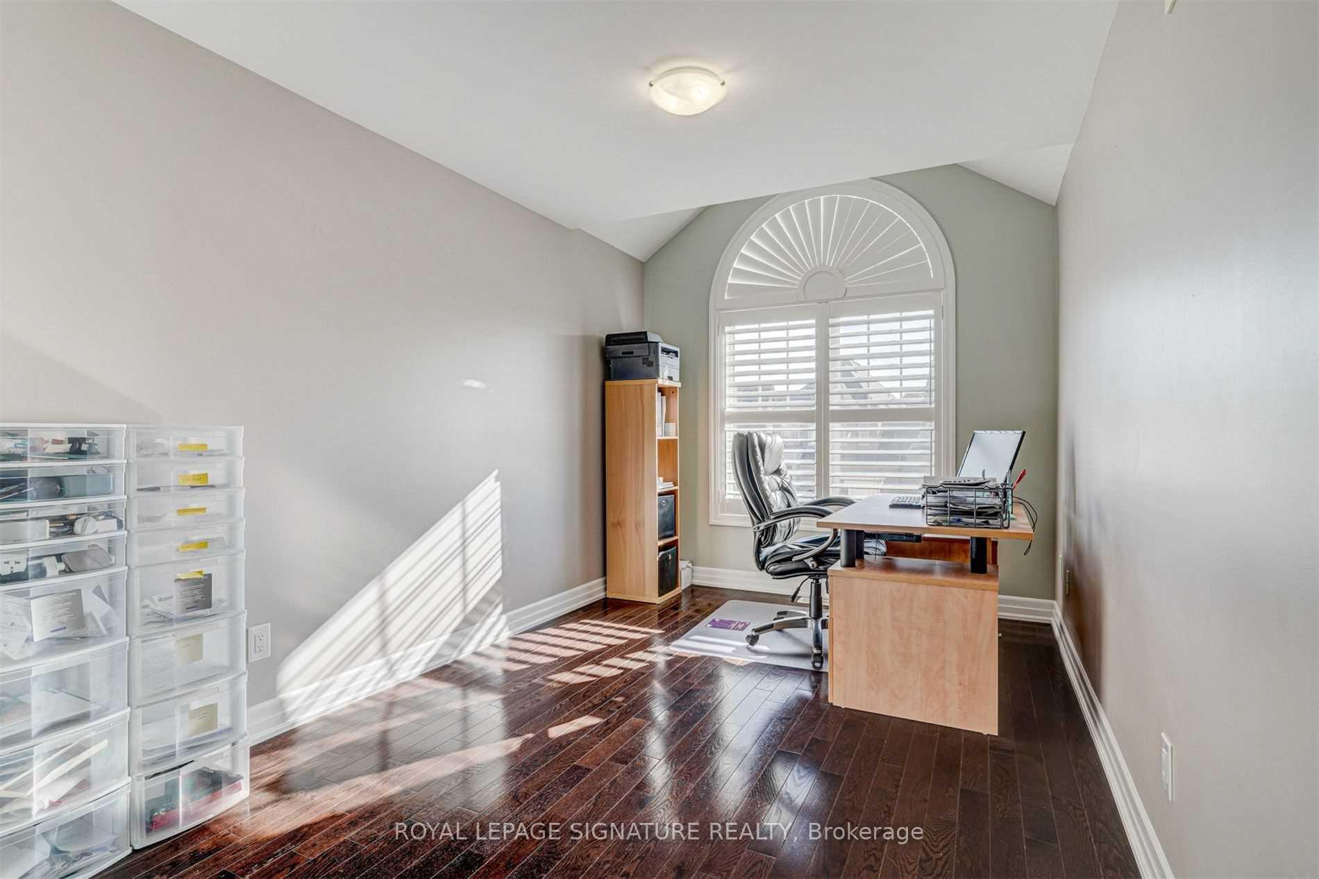 Photo 24 of 132 Alex Campbell Crescent, King, King City — HOMEH