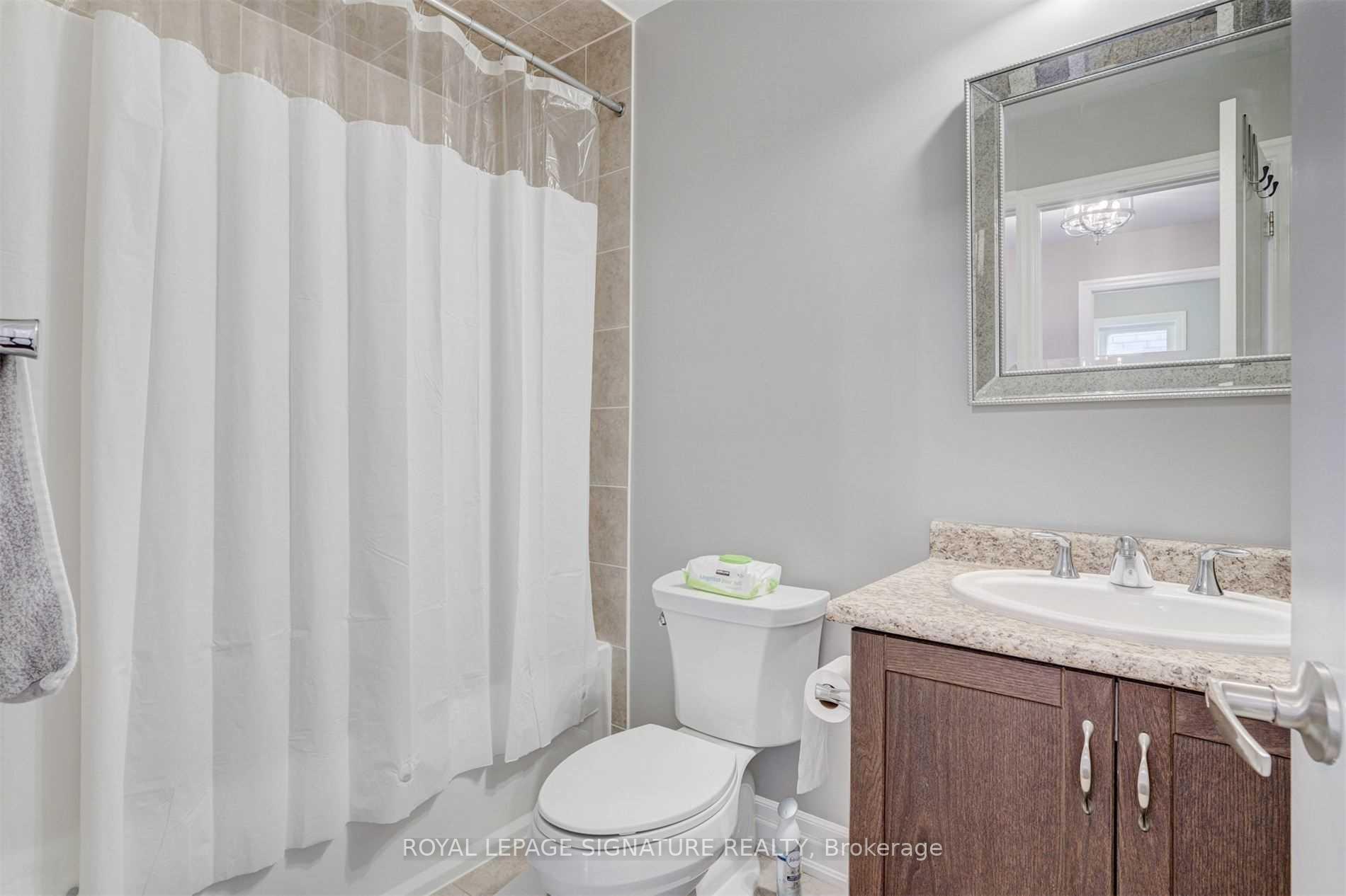 Photo 25 of 132 Alex Campbell Crescent, King, King City — HOMEH