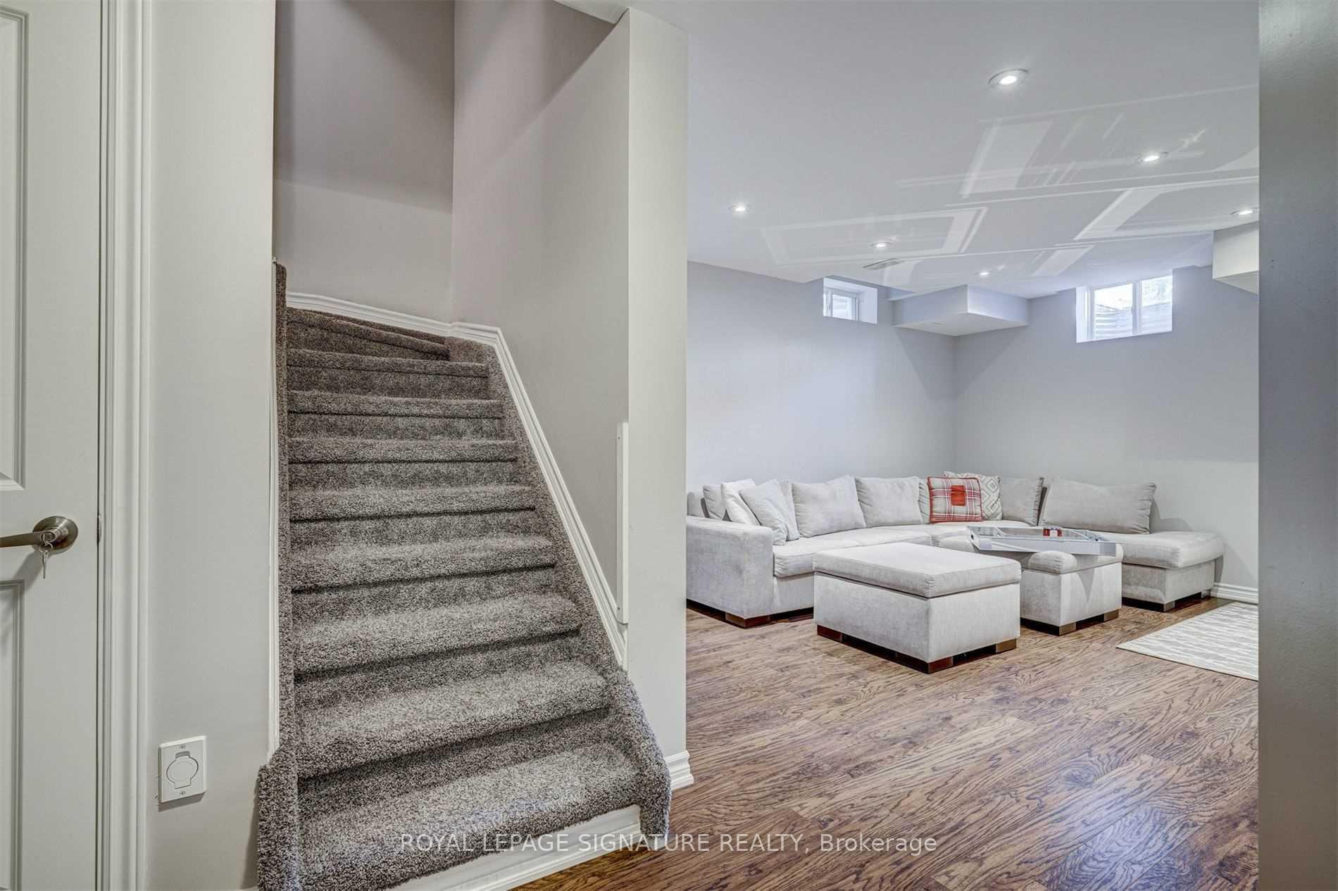 Photo 27 of 132 Alex Campbell Crescent, King, King City — HOMEH