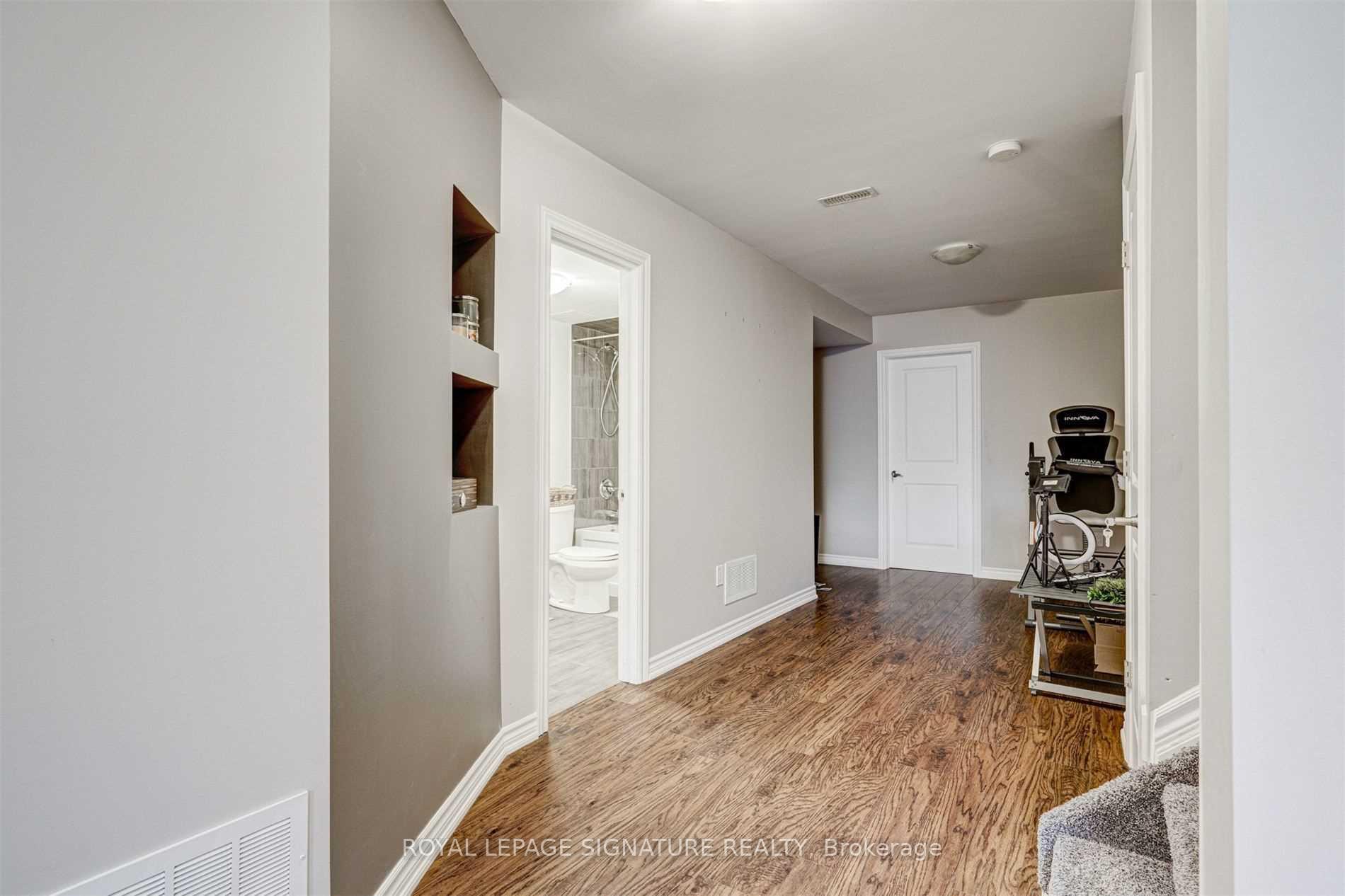 Photo 31 of 132 Alex Campbell Crescent, King, King City — HOMEH