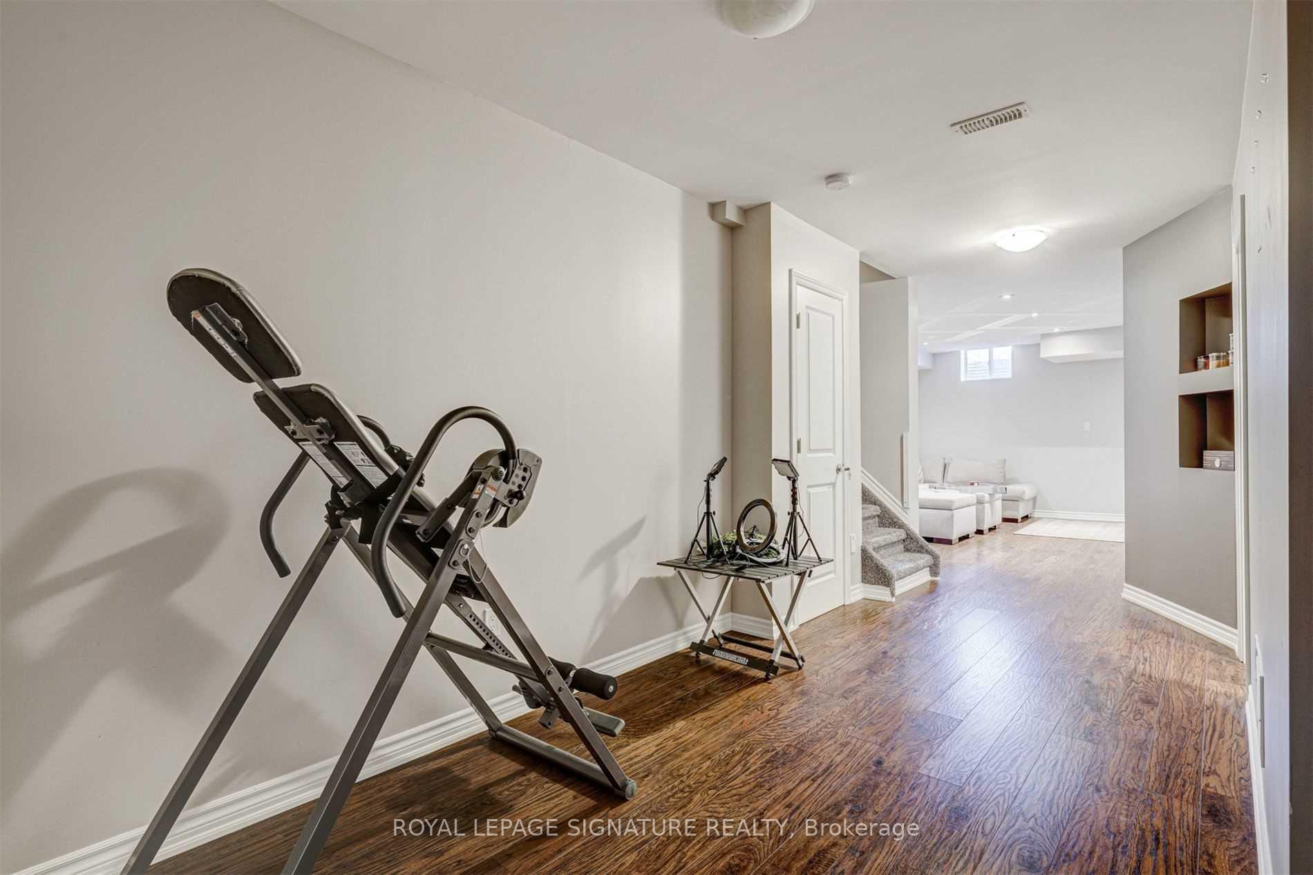 Photo 32 of 132 Alex Campbell Crescent, King, King City — HOMEH