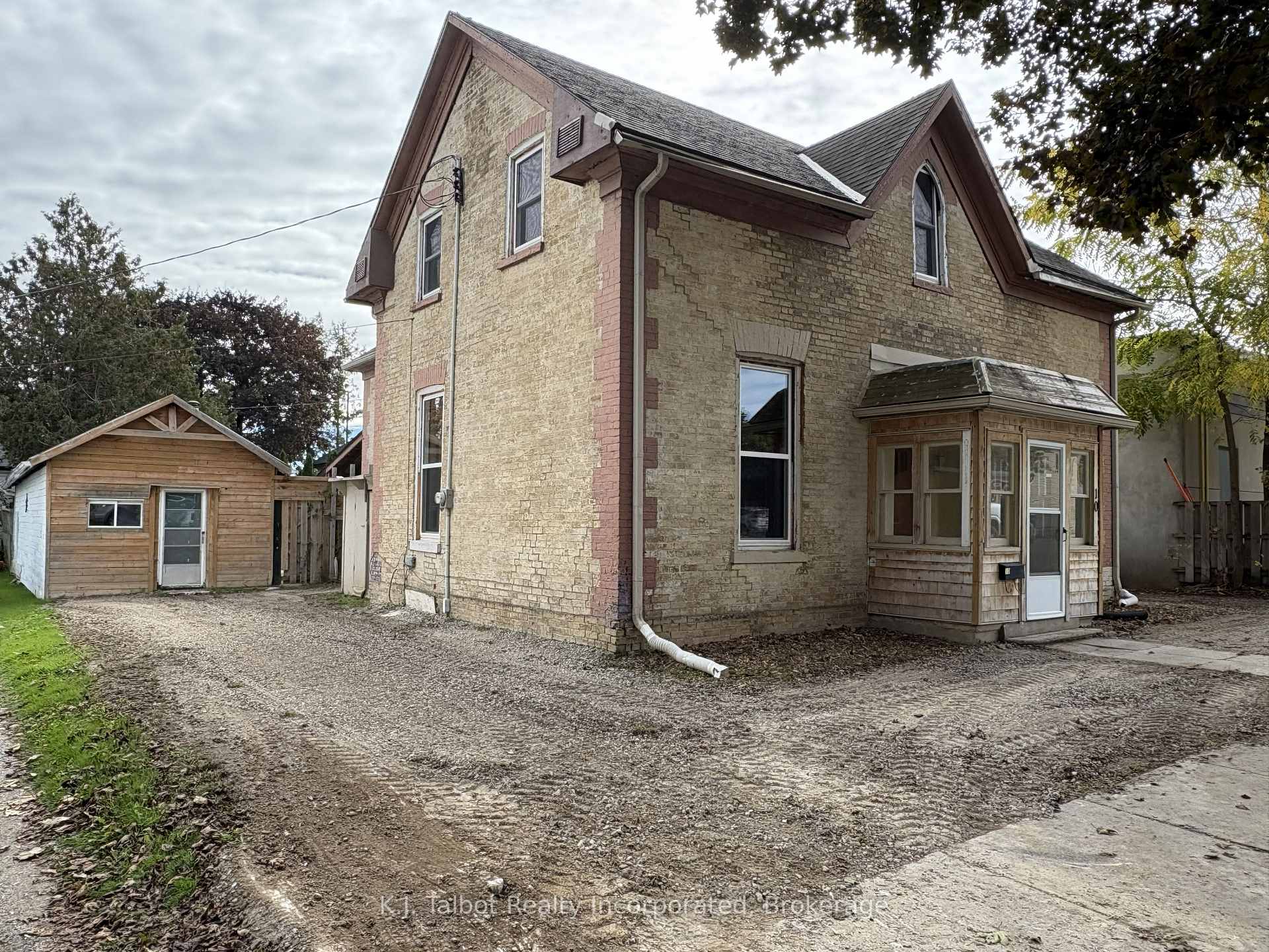 Front of 10 West William Street