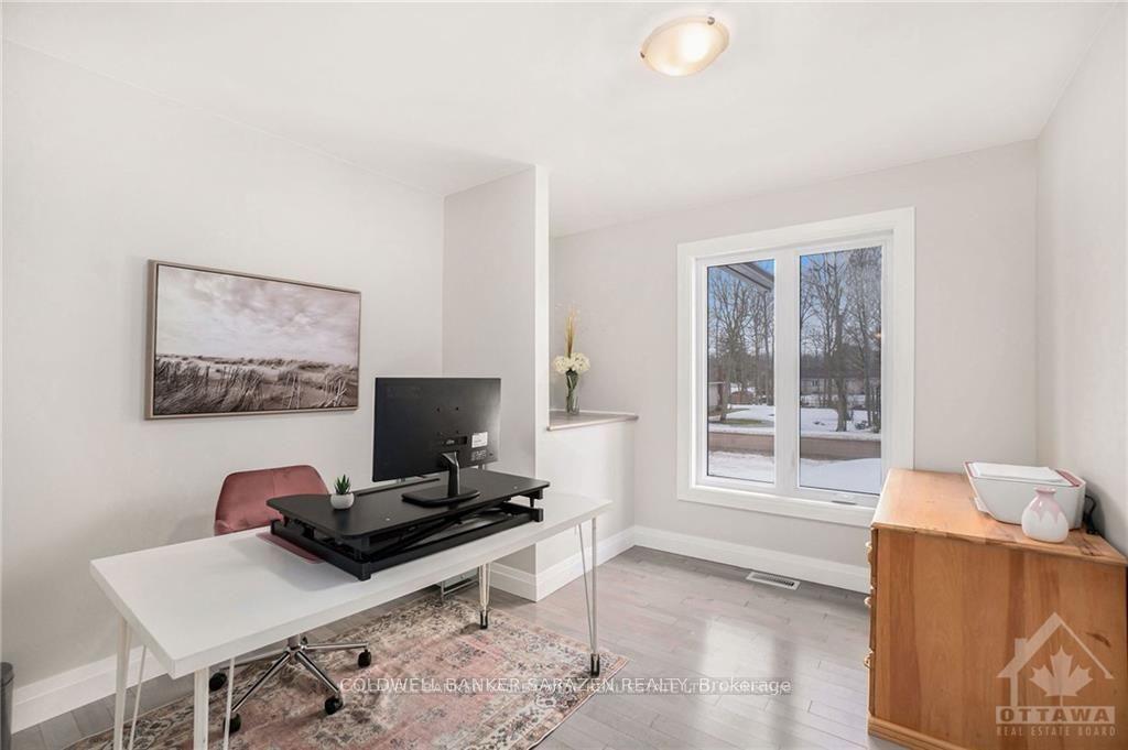 Photo 9 of 902 Munro Drive, McNab/Braeside, Mcnab/Braeside Twps — HOMEH
