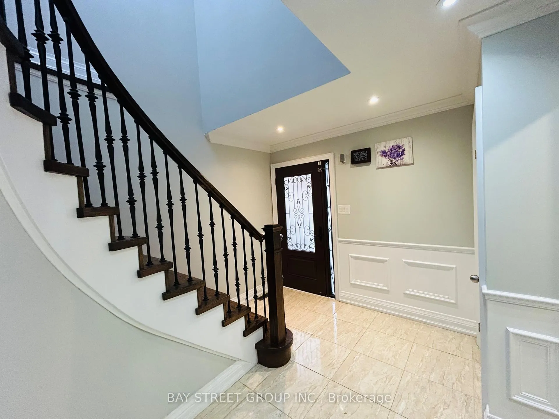 Photo 2 of 52 Rosseter Road, Markham, Middlefield — HOMEH
