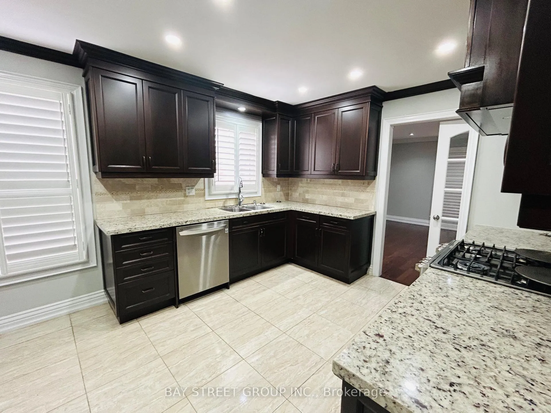 Photo 5 of 52 Rosseter Road, Markham, Middlefield — HOMEH