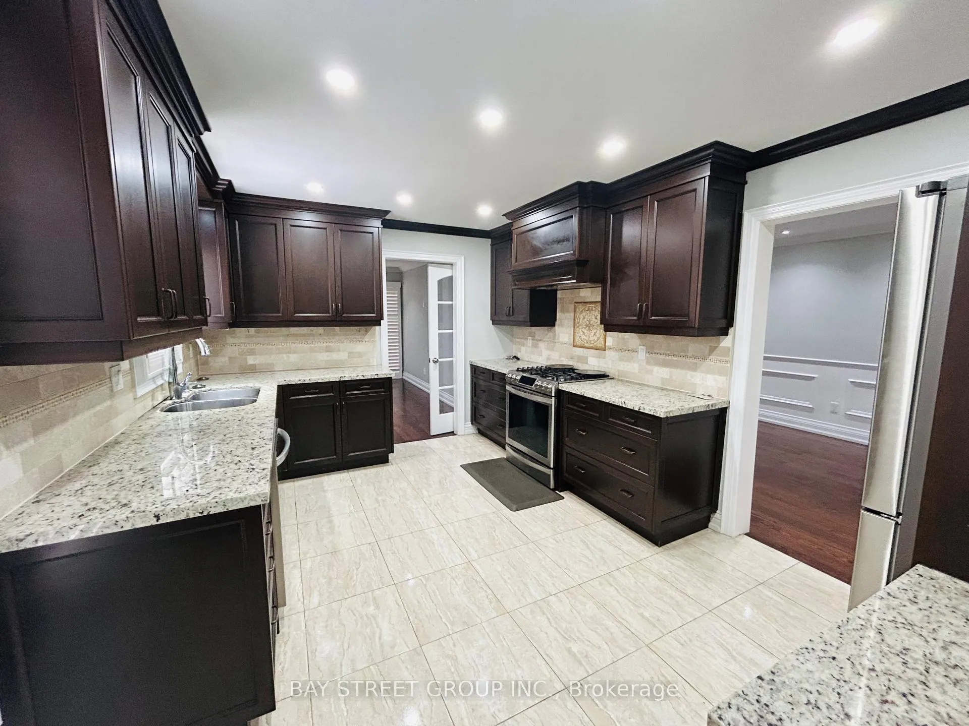 Photo 6 of 52 Rosseter Road, Markham, Middlefield — HOMEH