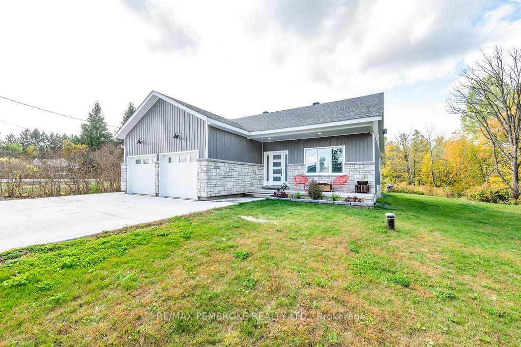 Photo 2 of 590 Schwan Road, Laurentian Valley — HOMEH