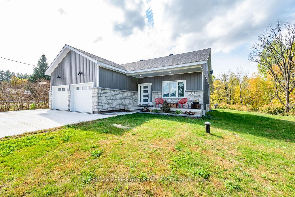Photo 4 of 590 Schwan Road, Laurentian Valley — HOMEH