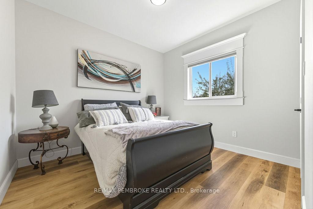 Photo 12 of 590 Schwan Road, Laurentian Valley — HOMEH