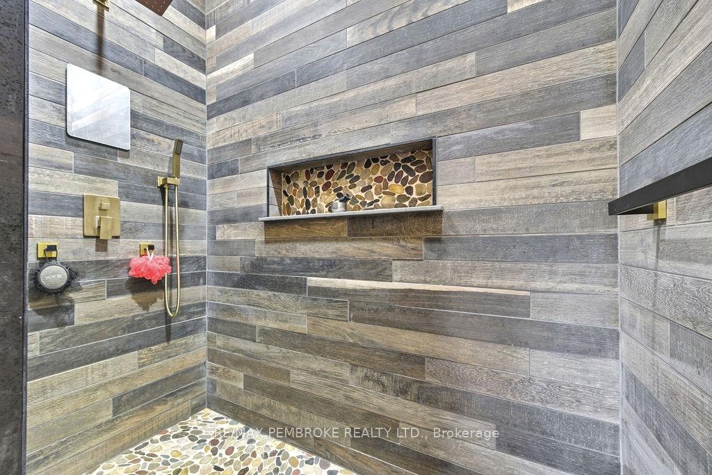 Photo 18 of 590 Schwan Road, Laurentian Valley — HOMEH