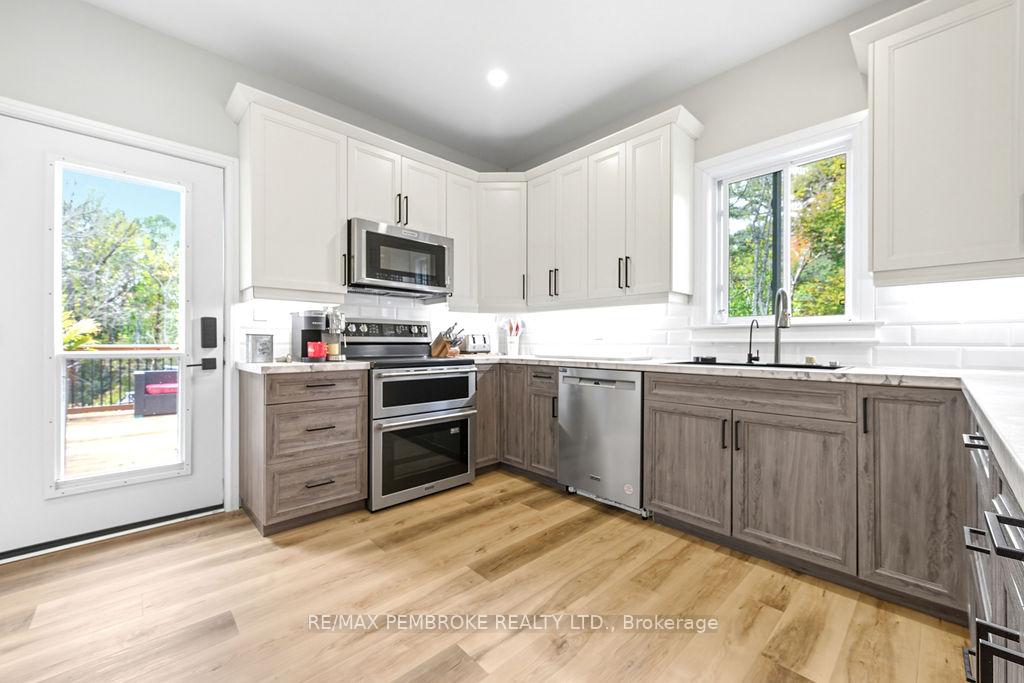 Photo 25 of 590 Schwan Road, Laurentian Valley — HOMEH