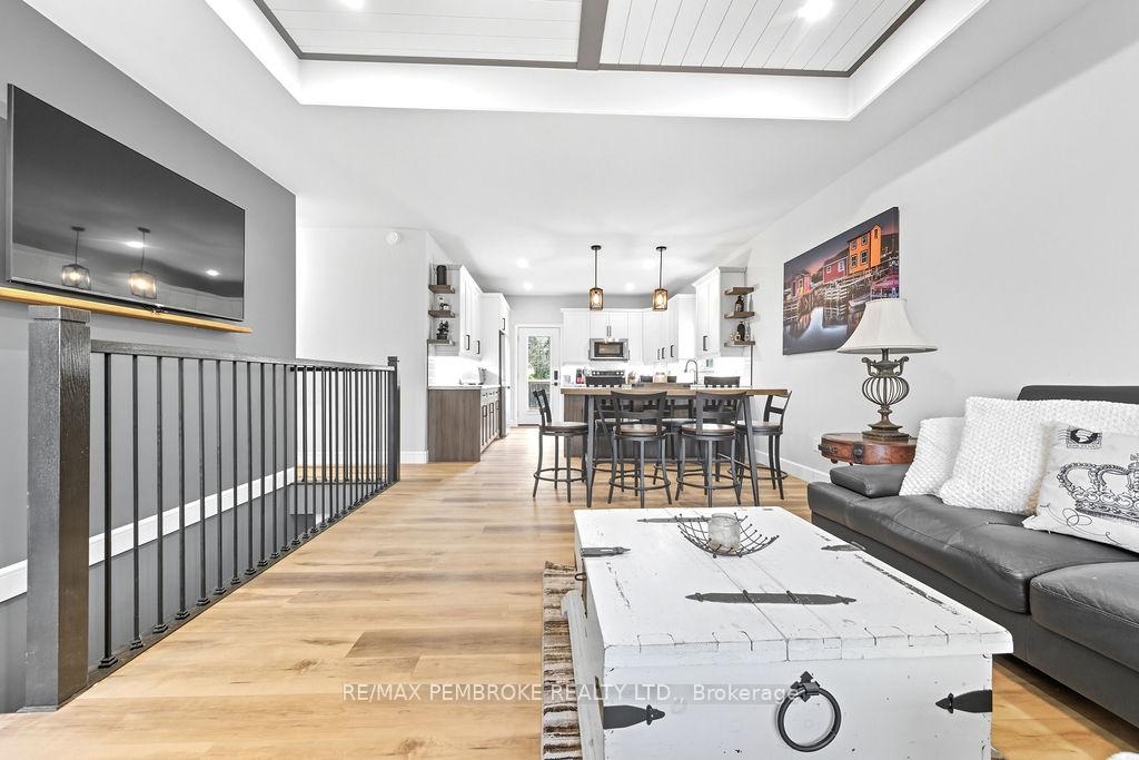 Photo 31 of 590 Schwan Road, Laurentian Valley — HOMEH