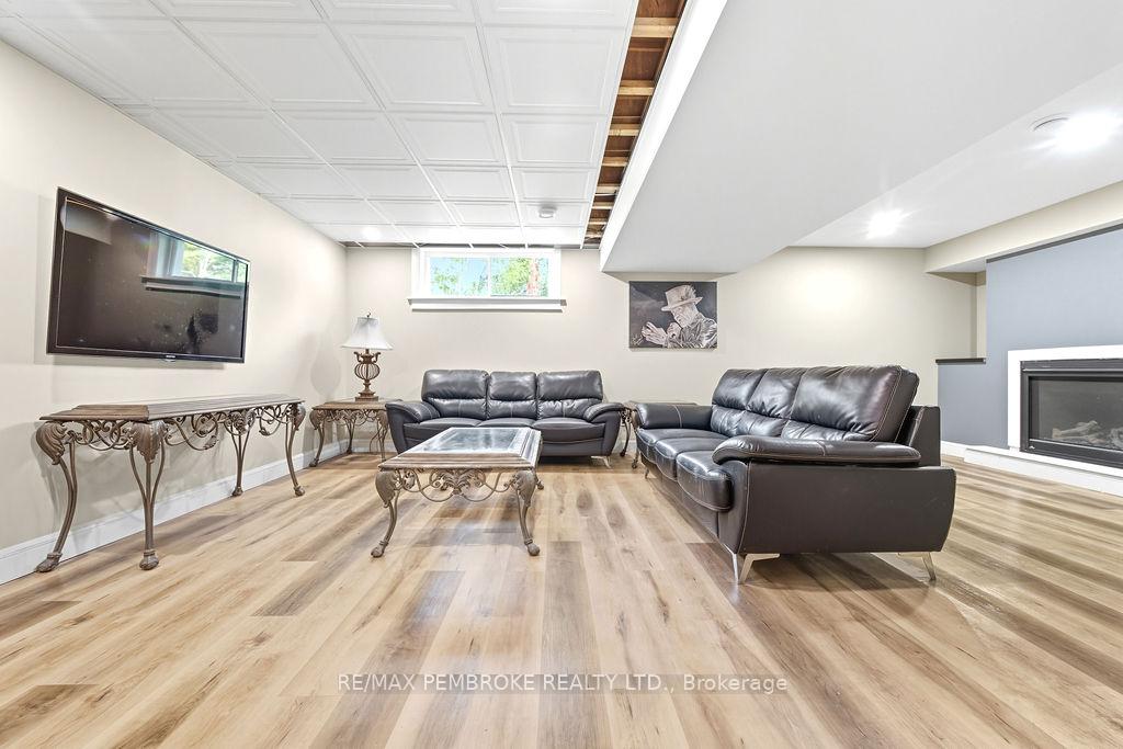 Photo 38 of 590 Schwan Road, Laurentian Valley — HOMEH