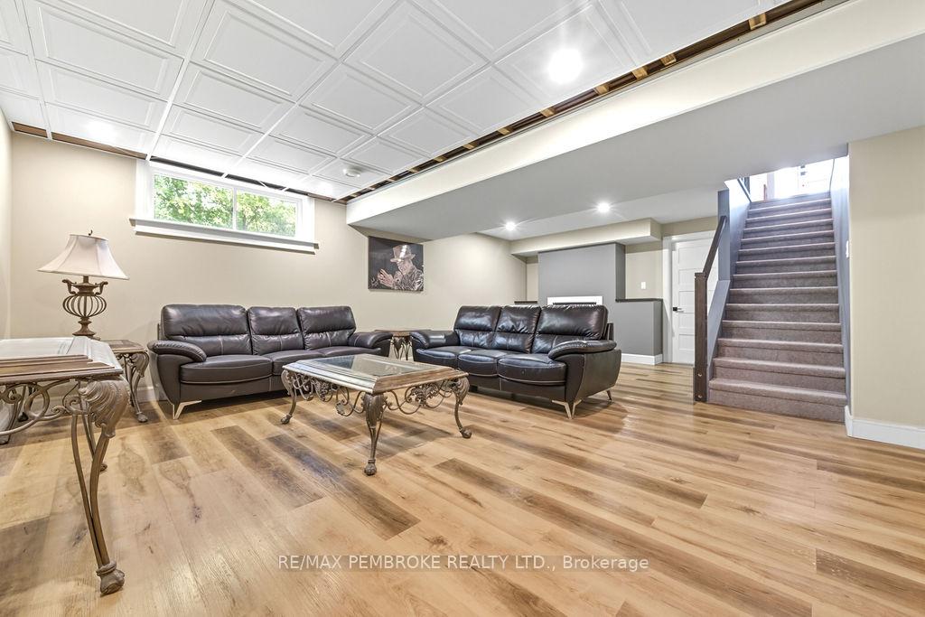 Photo 39 of 590 Schwan Road, Laurentian Valley — HOMEH