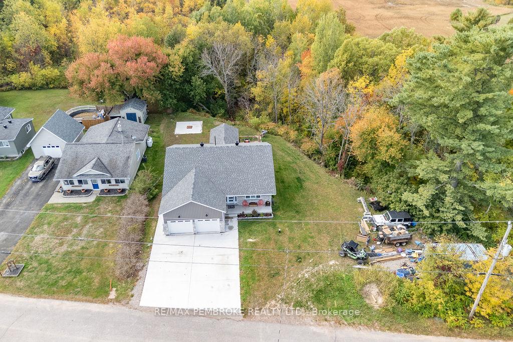 Photo 47 of 590 Schwan Road, Laurentian Valley — HOMEH