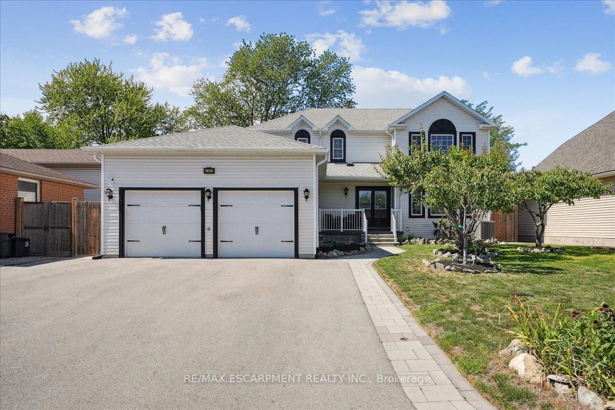 Photo 2 of 4965 Alexandra Avenue, Lincoln, Beamsville — HOMEH