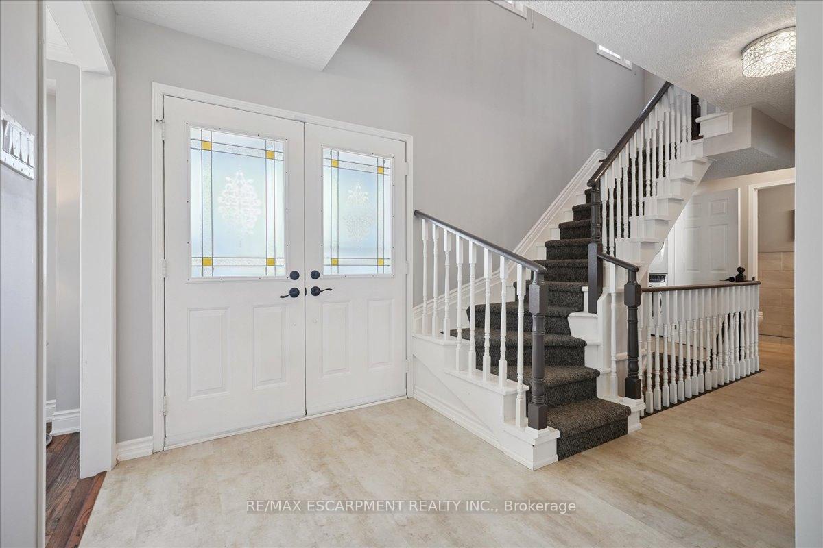 Photo 4 of 4965 Alexandra Avenue, Lincoln, Beamsville — HOMEH