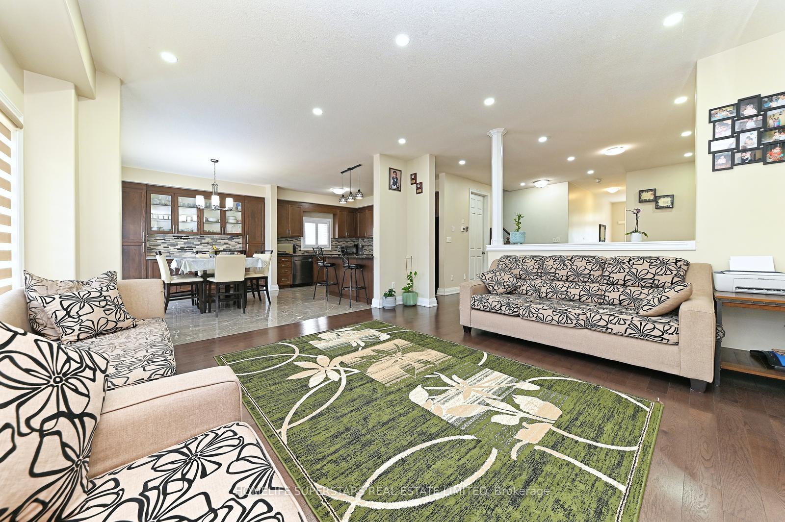 Photo 11 of 6 Wildflower Street, Kitchener, Doon South — HOMEH
