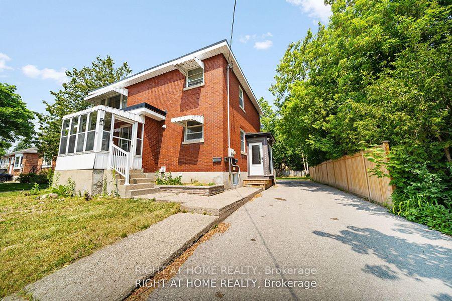 Front of Unit Bsmt, 21 Thomson Street