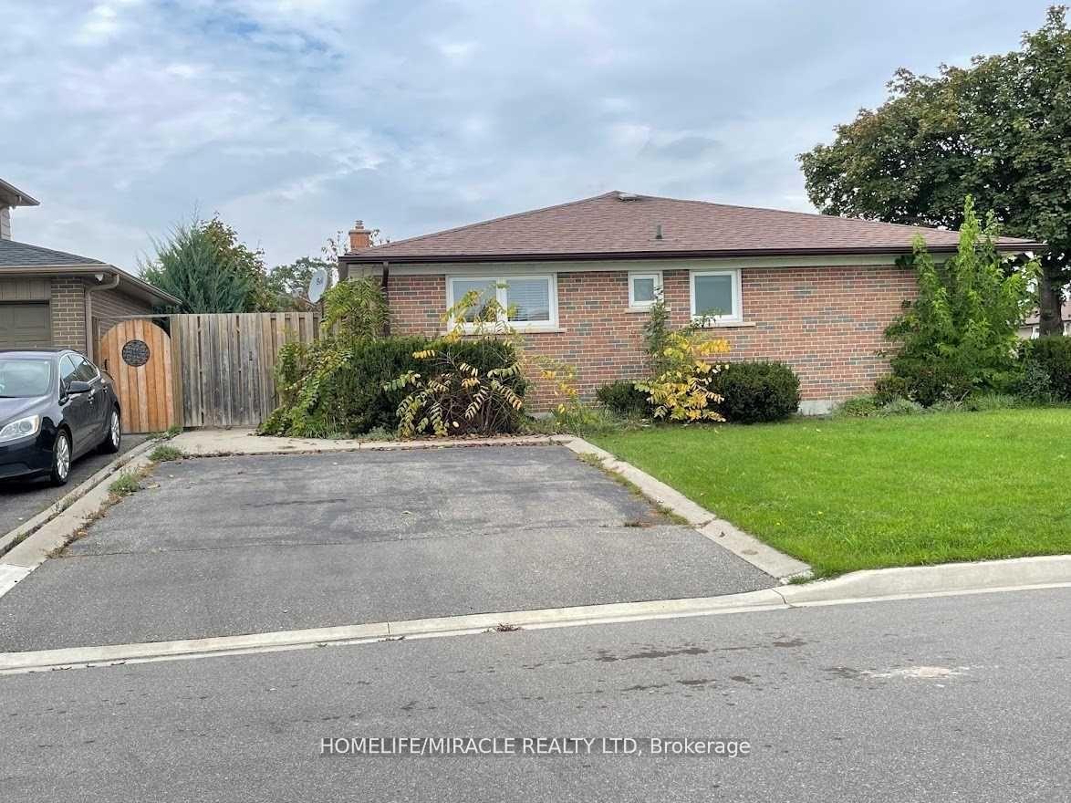 Front of Unit Bsmt, 26 Caldwell Crescent