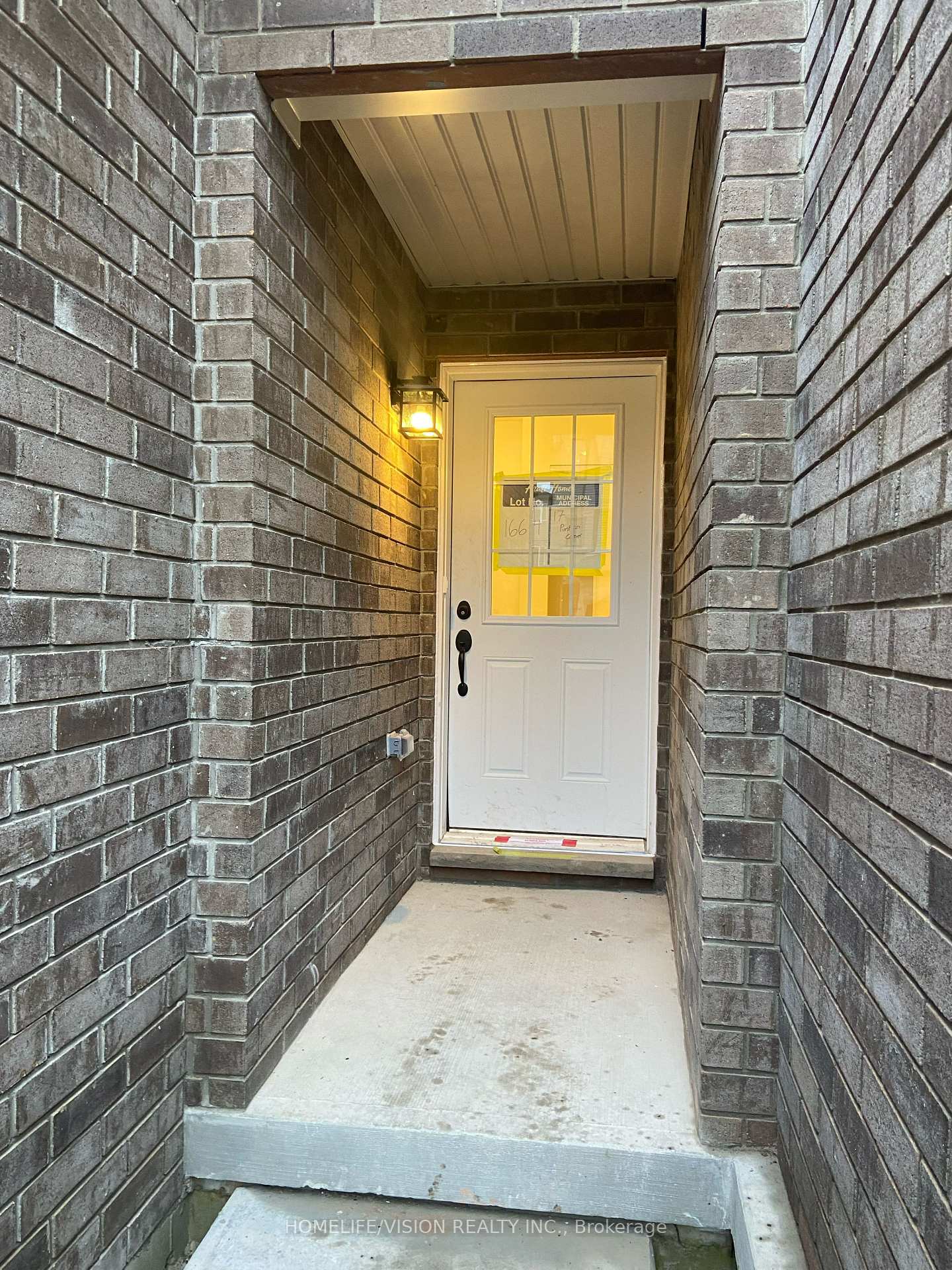 Photo 18 of 17 Pumpkin Corner Crescent, Barrie, Rural Barrie Southeast — HOMEH