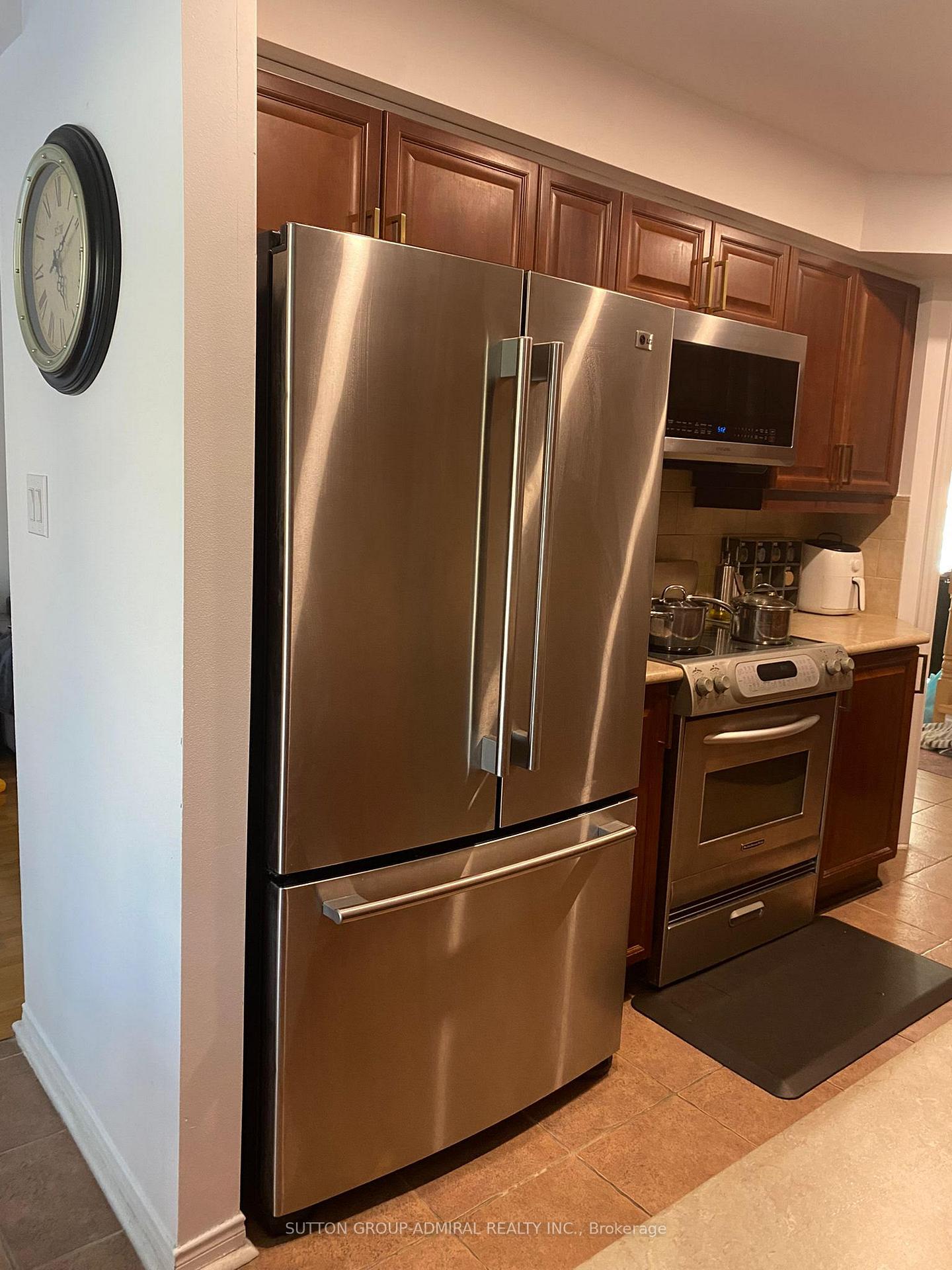 Photo 4 of 21 Miriam Garden Way, Vaughan, Beverley Glen — HOMEH