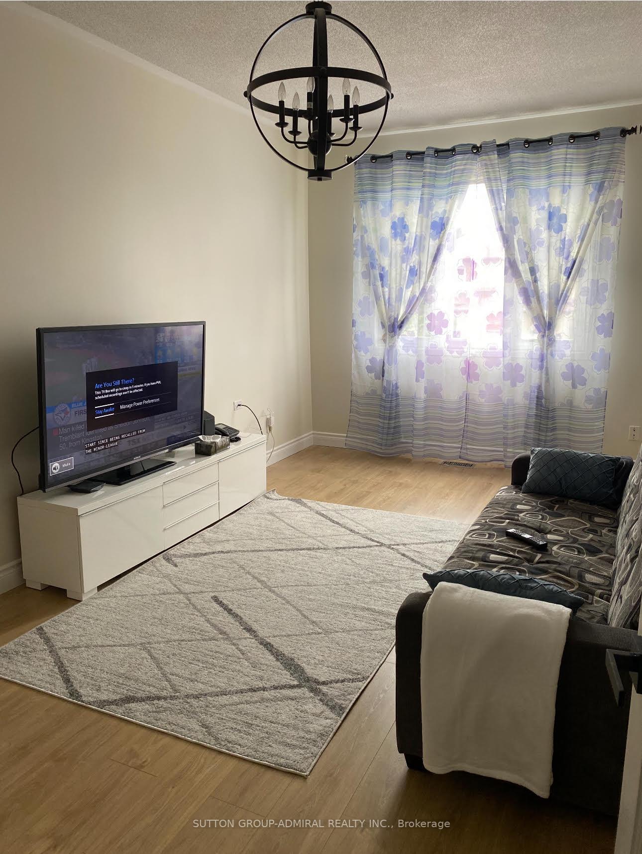 Photo 3 of 21 Miriam Garden Way, Vaughan, Beverley Glen — HOMEH