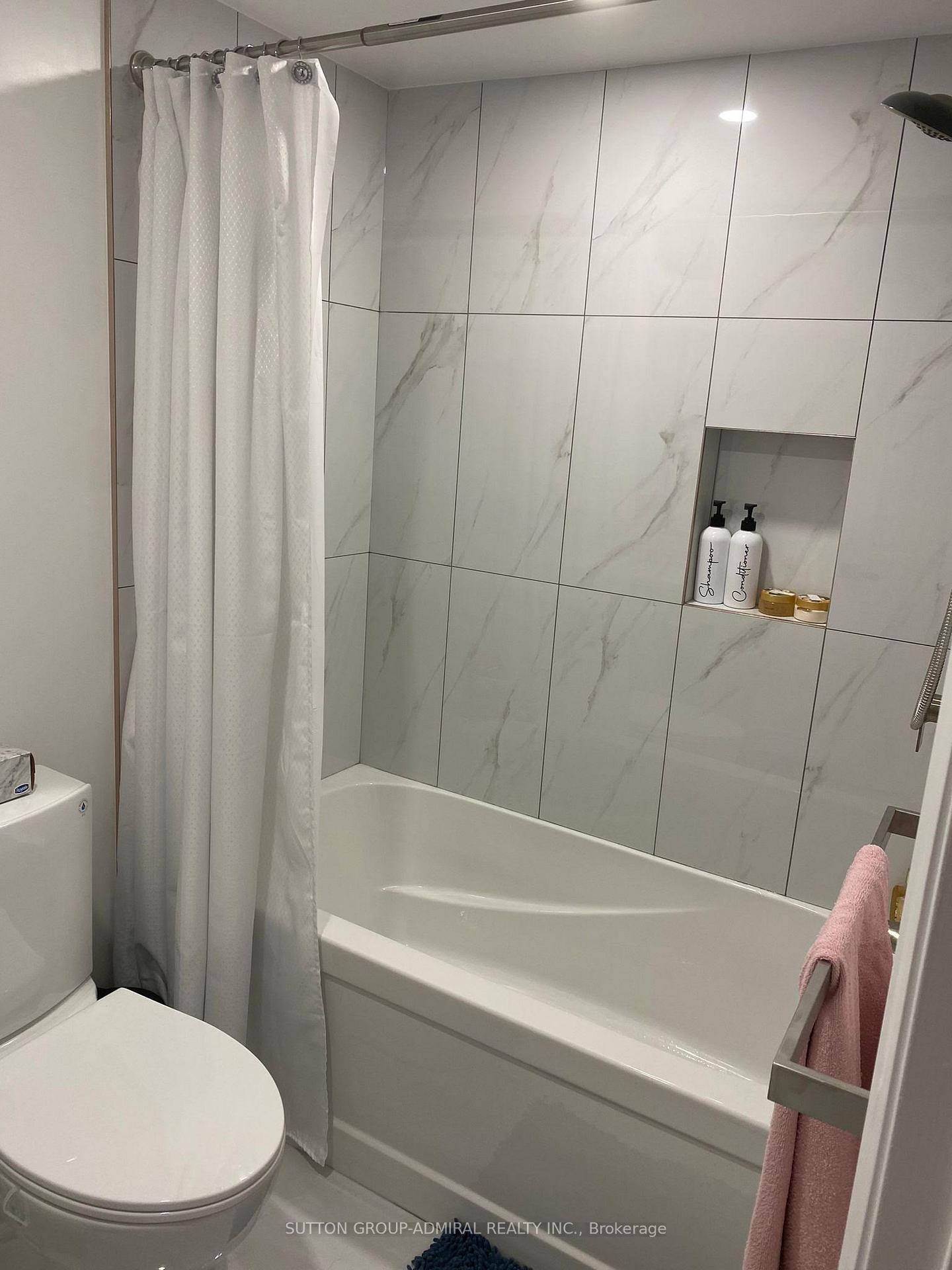Photo 15 of 21 Miriam Garden Way, Vaughan, Beverley Glen — HOMEH