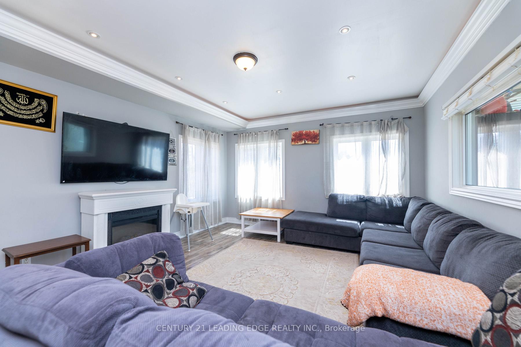 Photo 6 of 13286 Dufferin Street, King, King City — HOMEH