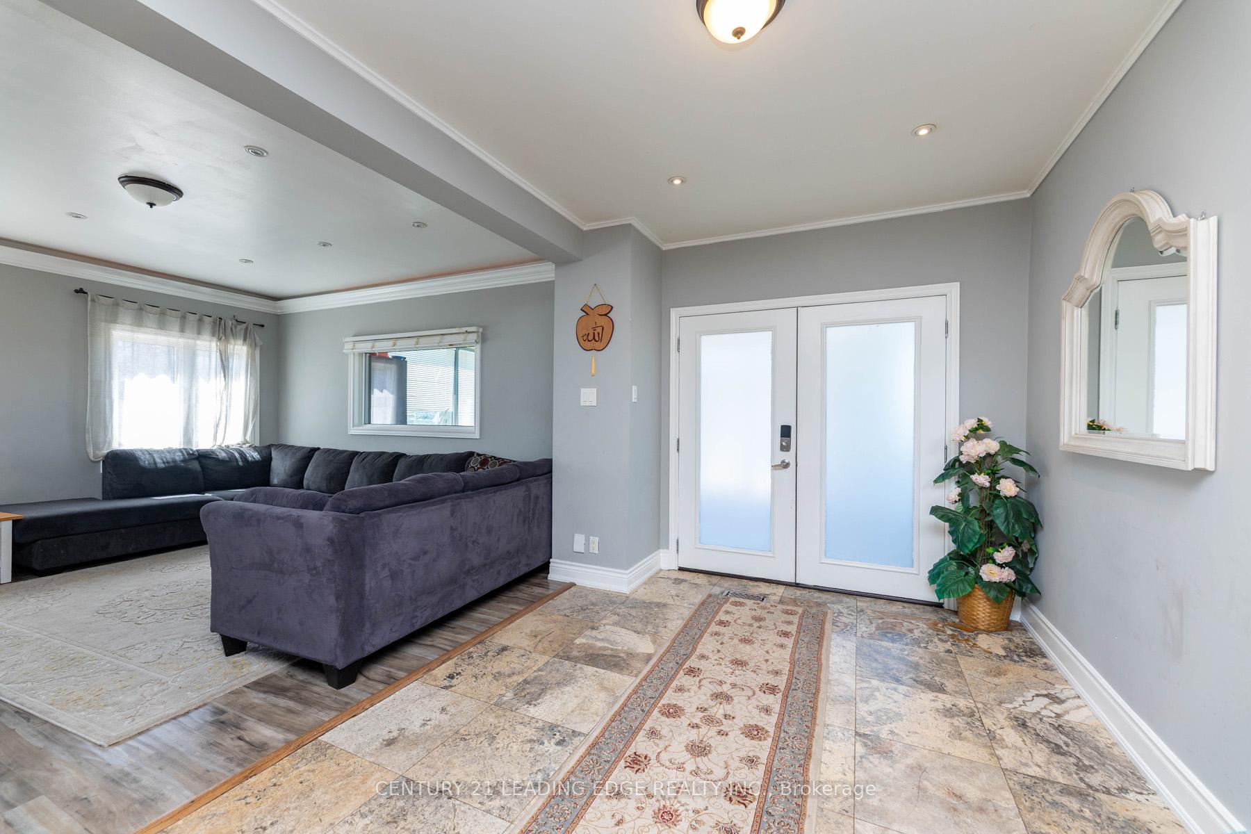 Photo 7 of 13286 Dufferin Street, King, King City — HOMEH