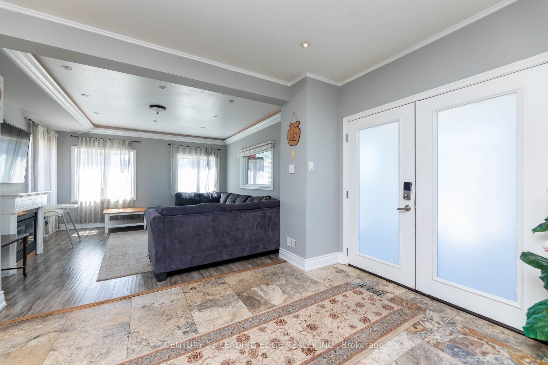 Photo 8 of 13286 Dufferin Street, King, King City — HOMEH