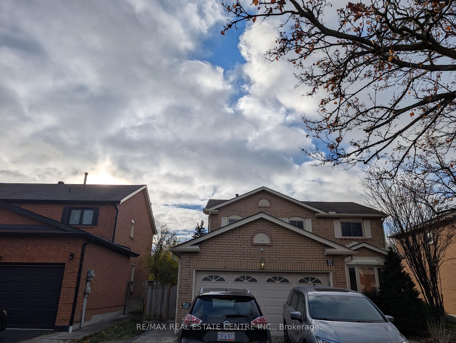 Photo 1 of 8 Maplewood Drive, Whitby, Blue Grass Meadows — HOMEH