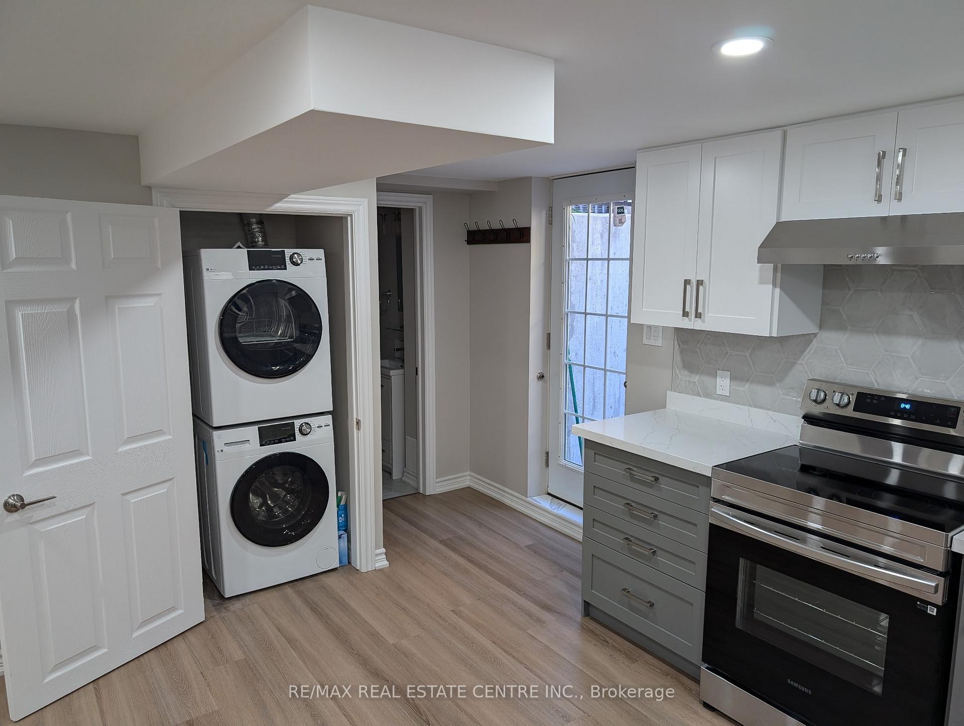 Photo 3 of 8 Maplewood Drive, Whitby, Blue Grass Meadows — HOMEH