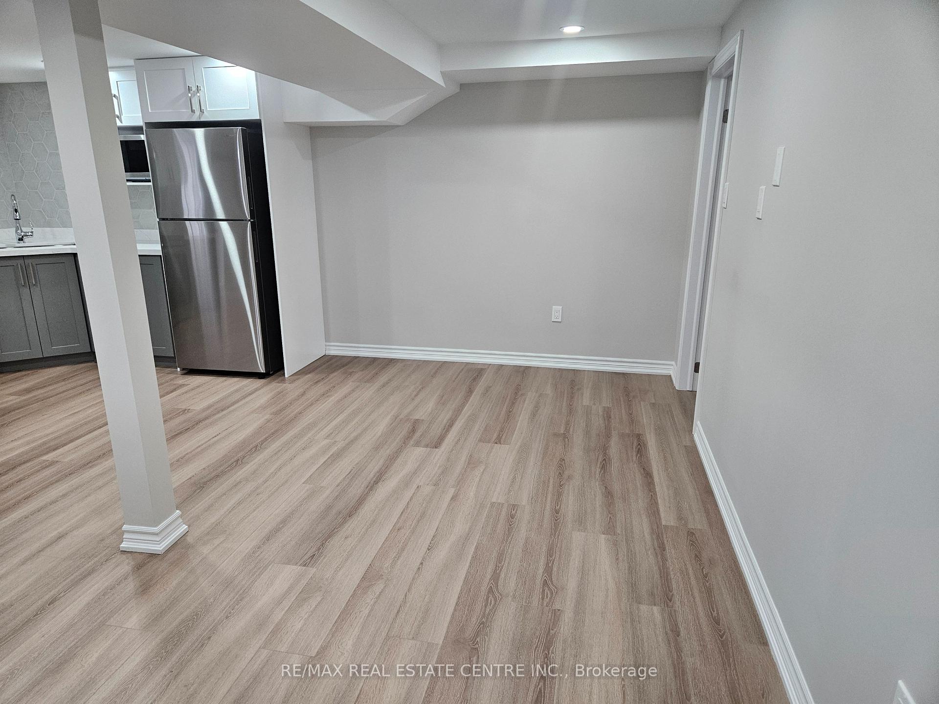 Photo 7 of 8 Maplewood Drive, Whitby, Blue Grass Meadows — HOMEH