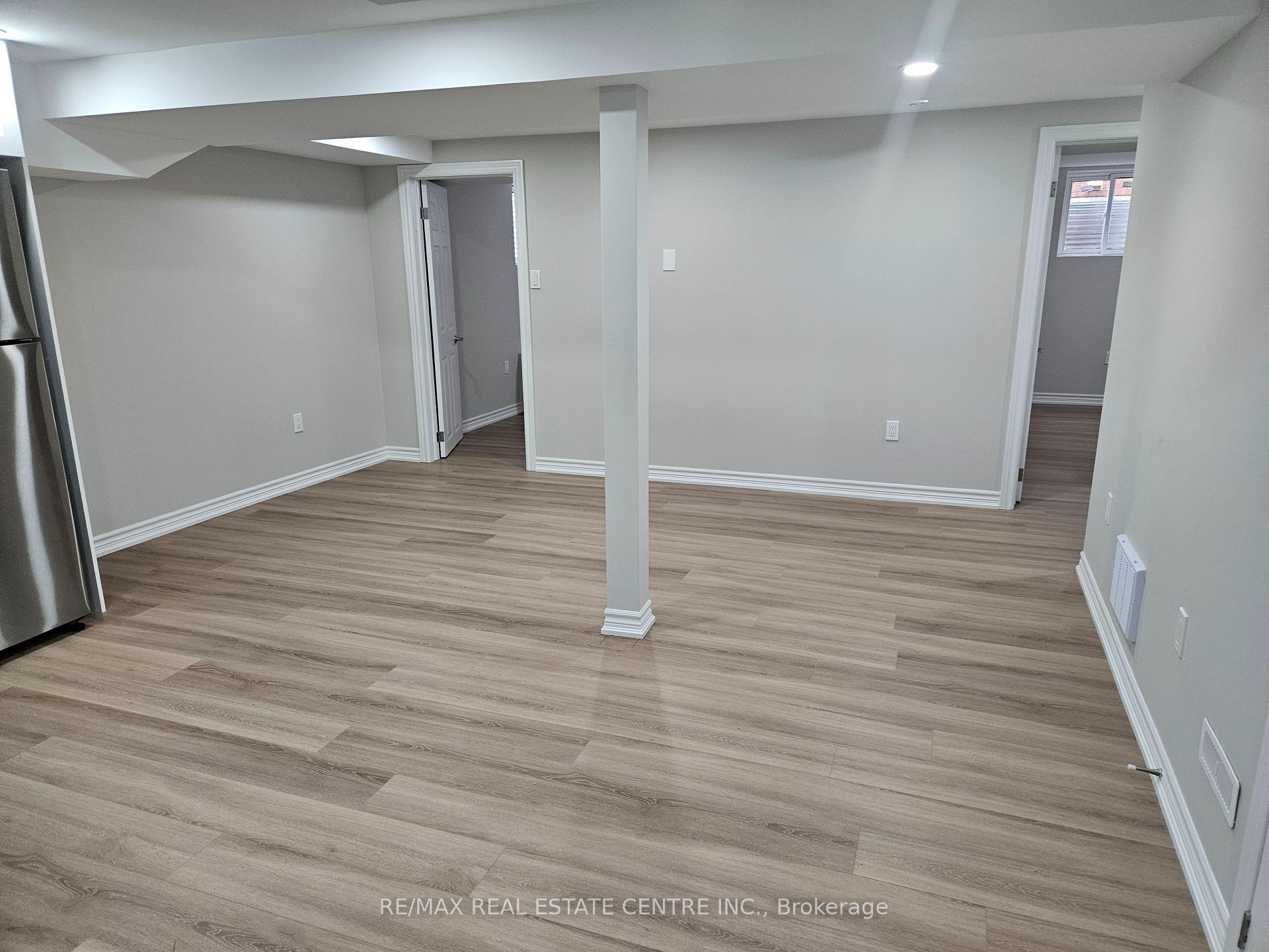 Photo 9 of 8 Maplewood Drive, Whitby, Blue Grass Meadows — HOMEH