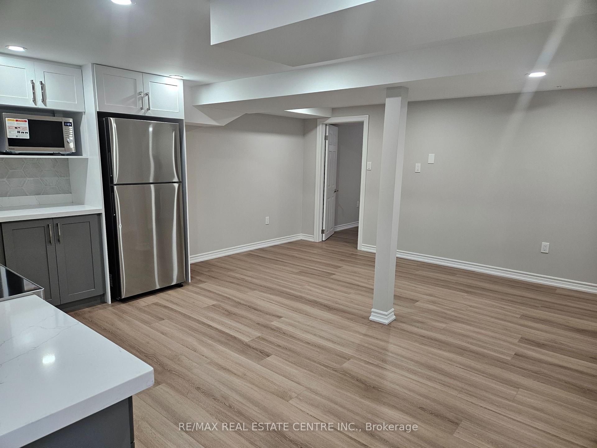 Photo 4 of 8 Maplewood Drive, Whitby, Blue Grass Meadows — HOMEH