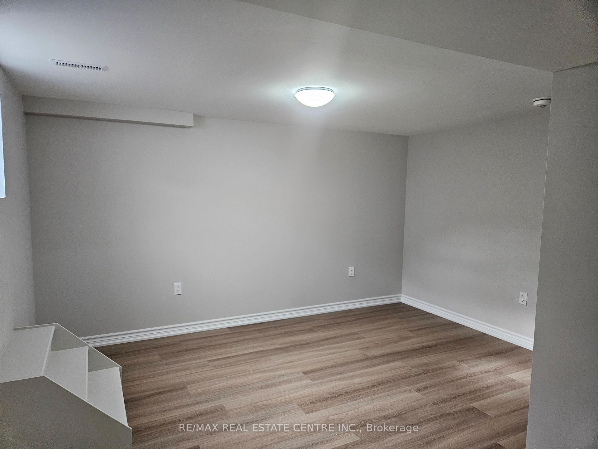 Photo 11 of 8 Maplewood Drive, Whitby, Blue Grass Meadows — HOMEH