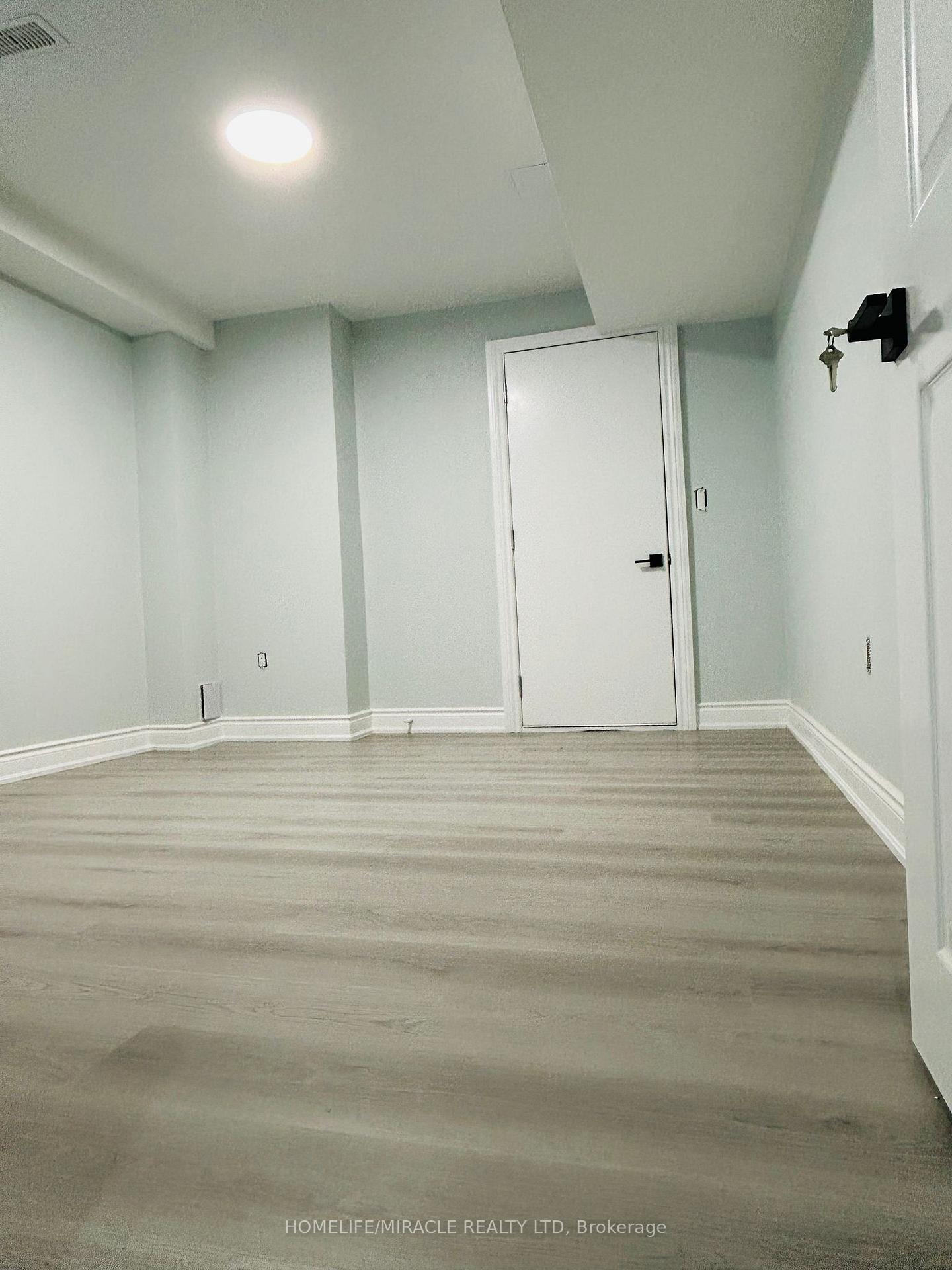 Photo 13 of Unit Lower, 21 Pattulo Drive N, Caledon, Rural Caledon — HOMEH