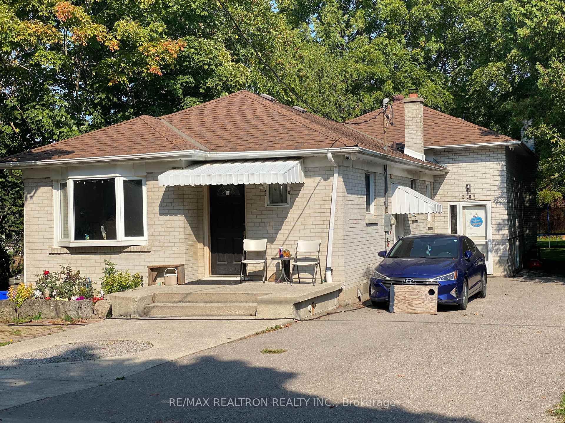 Front of Unit Lwr Lvl, 18 Irwin Avenue