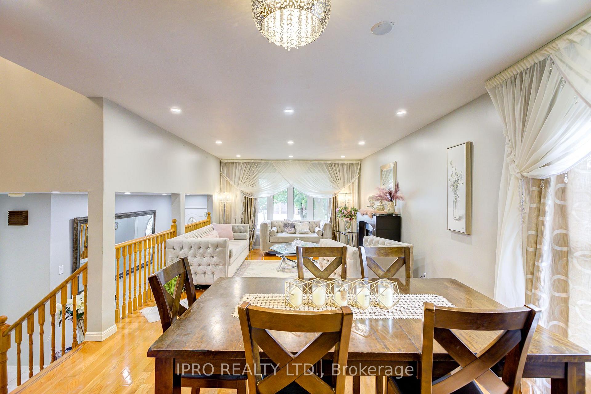 Photo 6 of 96 Deerwood Crescent, Kitchener — HOMEH